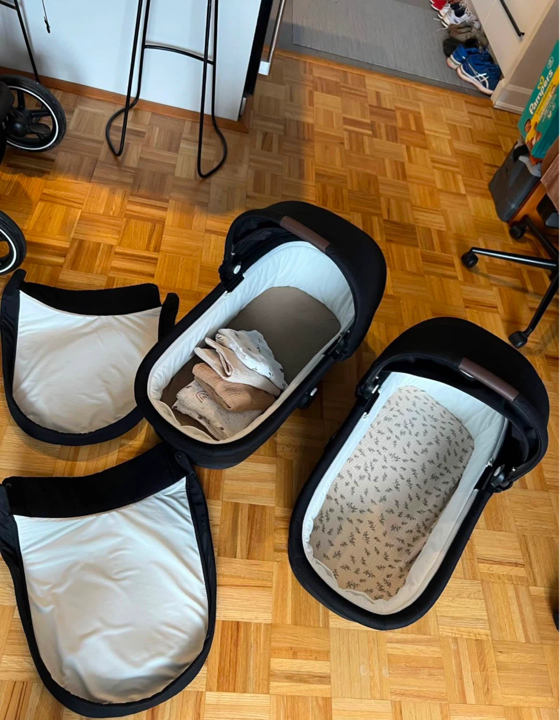** 1 LEFT** Cybex Baby Bassinet/Cot for Twin Stroller - photo 2