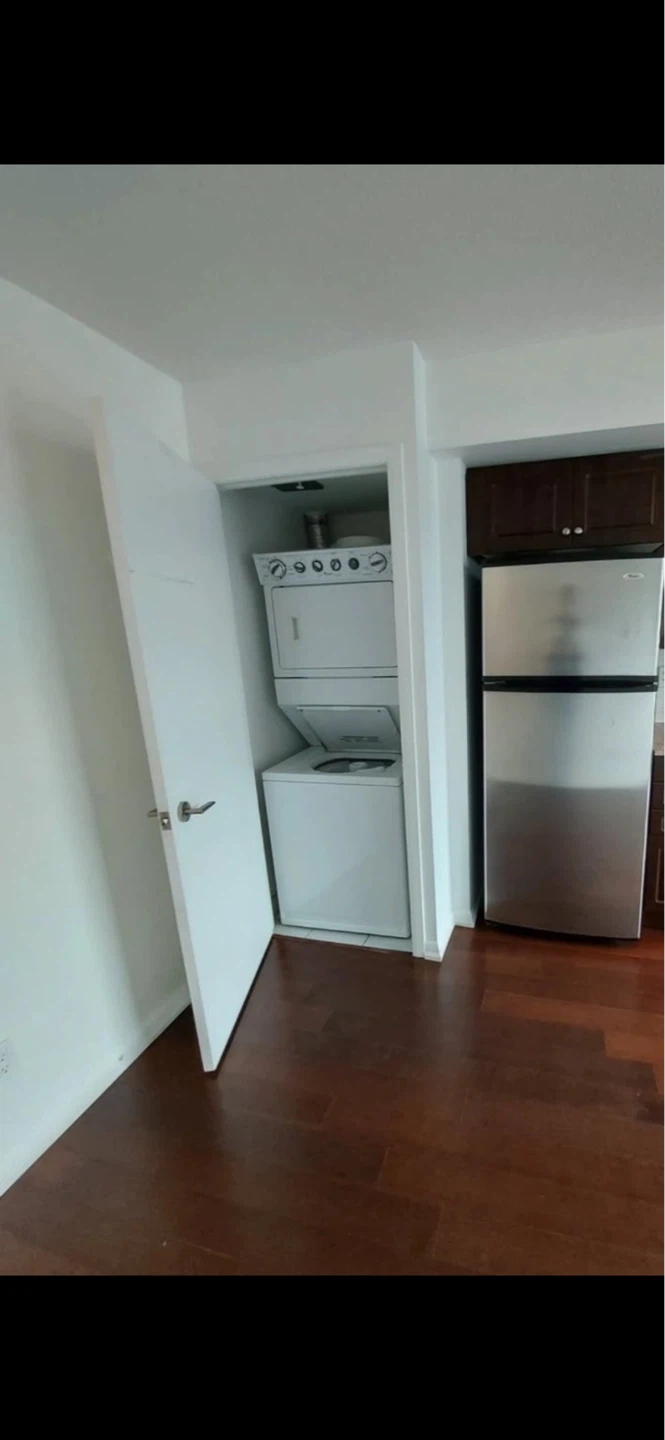 Apartment for Rent in Downtown Toronto - photo 3