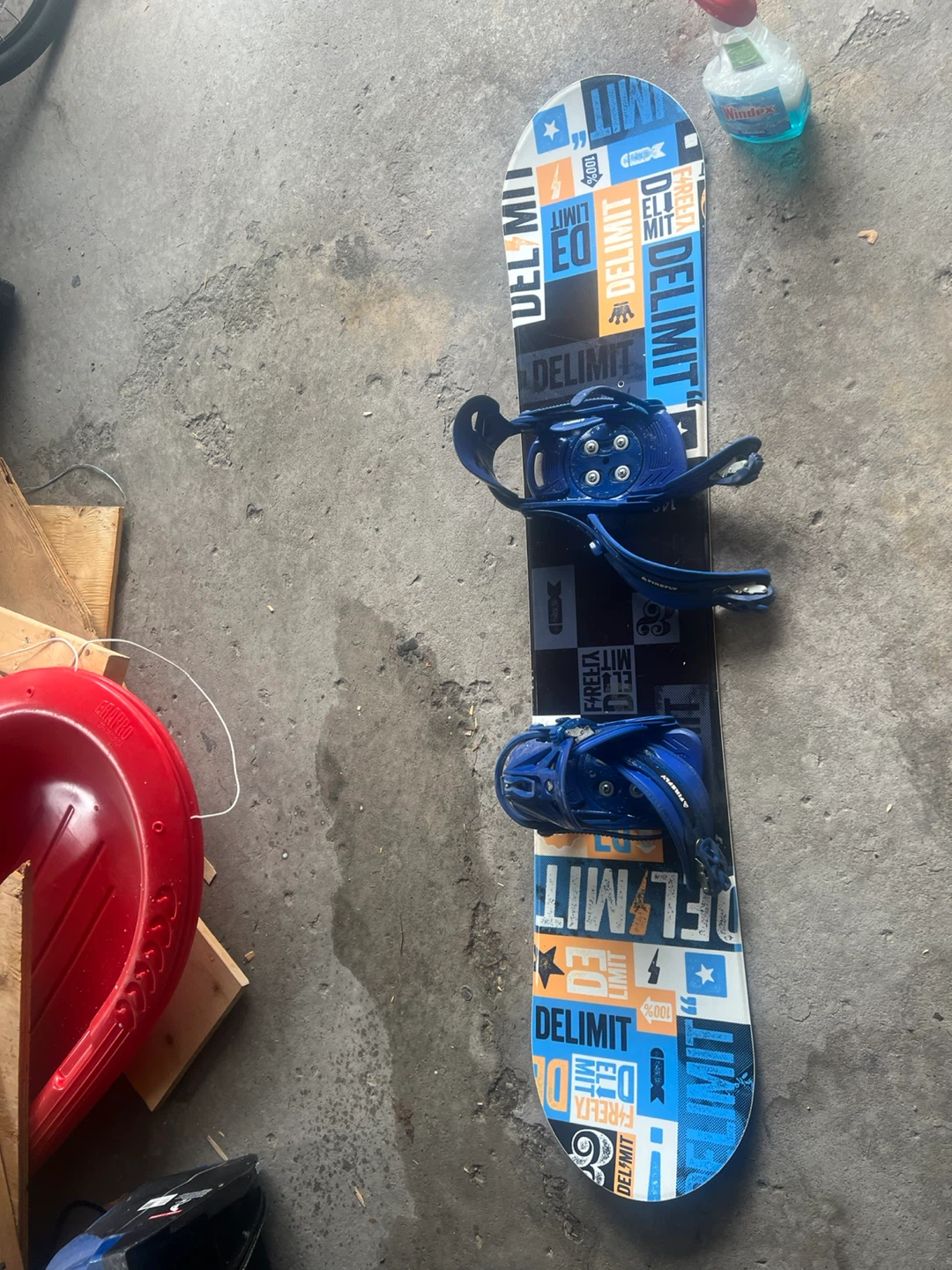 DELIMIT Snowboard with Bindings