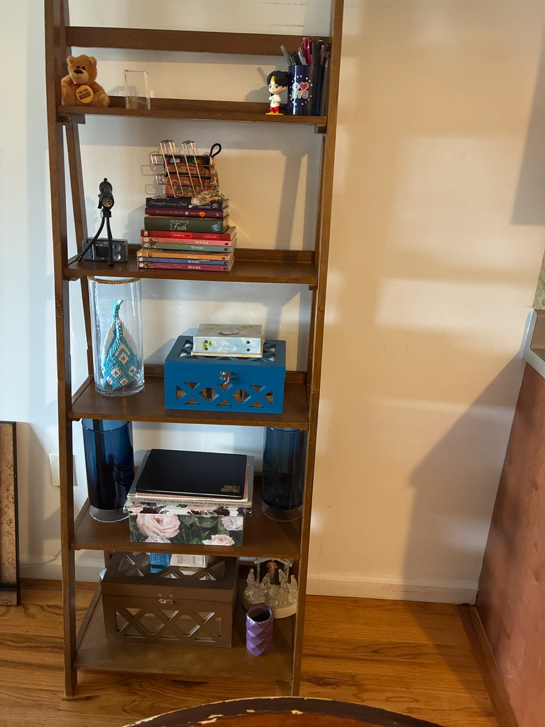 Wooden Ladder Bookshelf