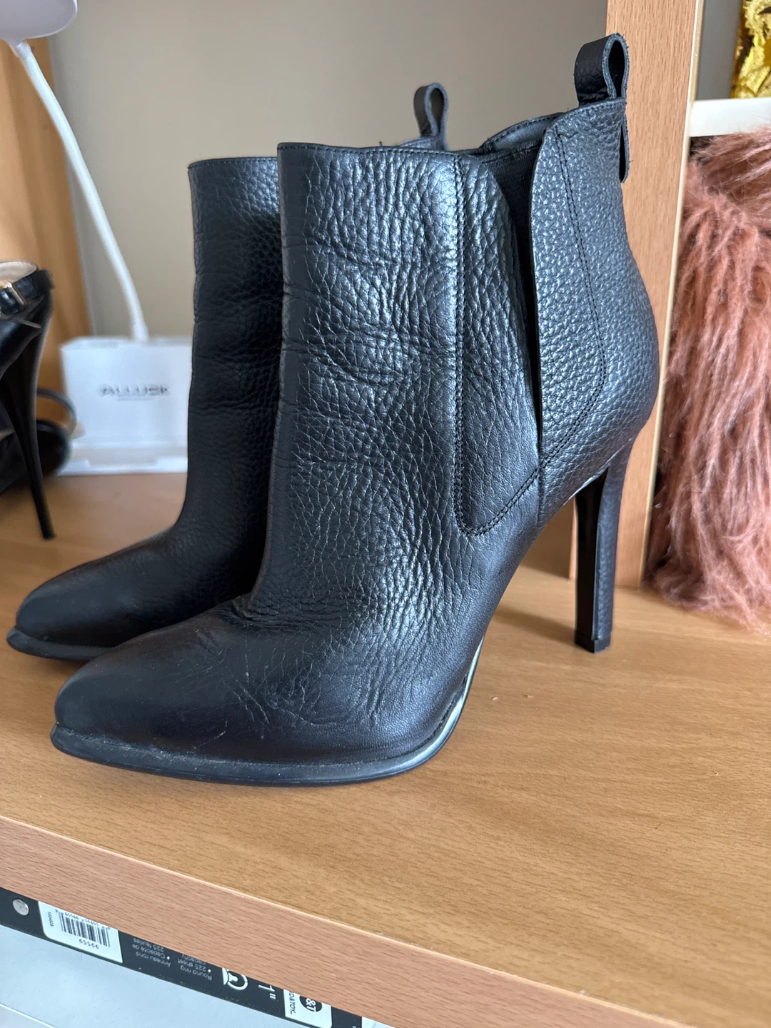 Le Château Heels - Black and White