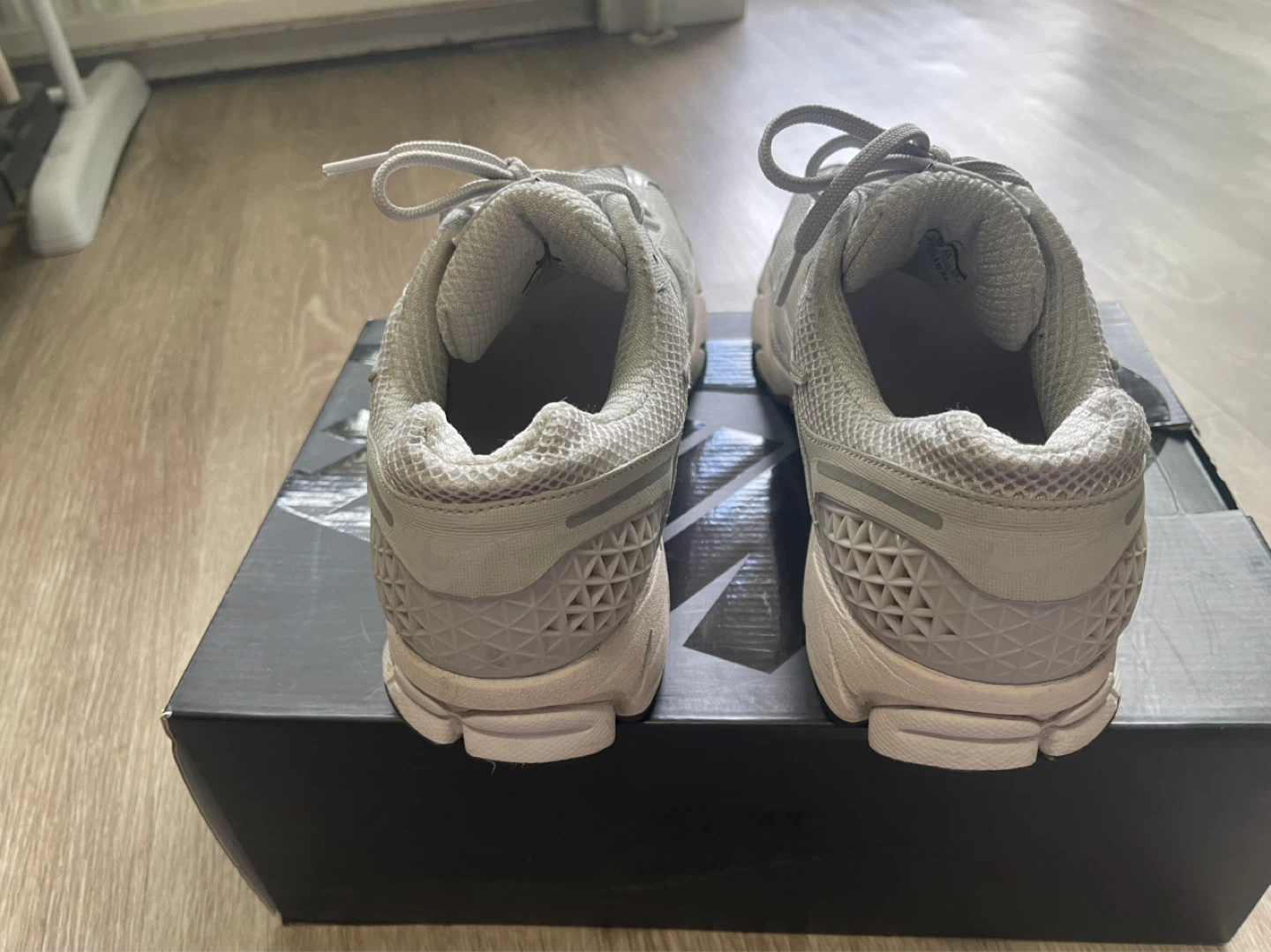 Nike Zoom Vomero 5 SP Running Shoes - photo 4