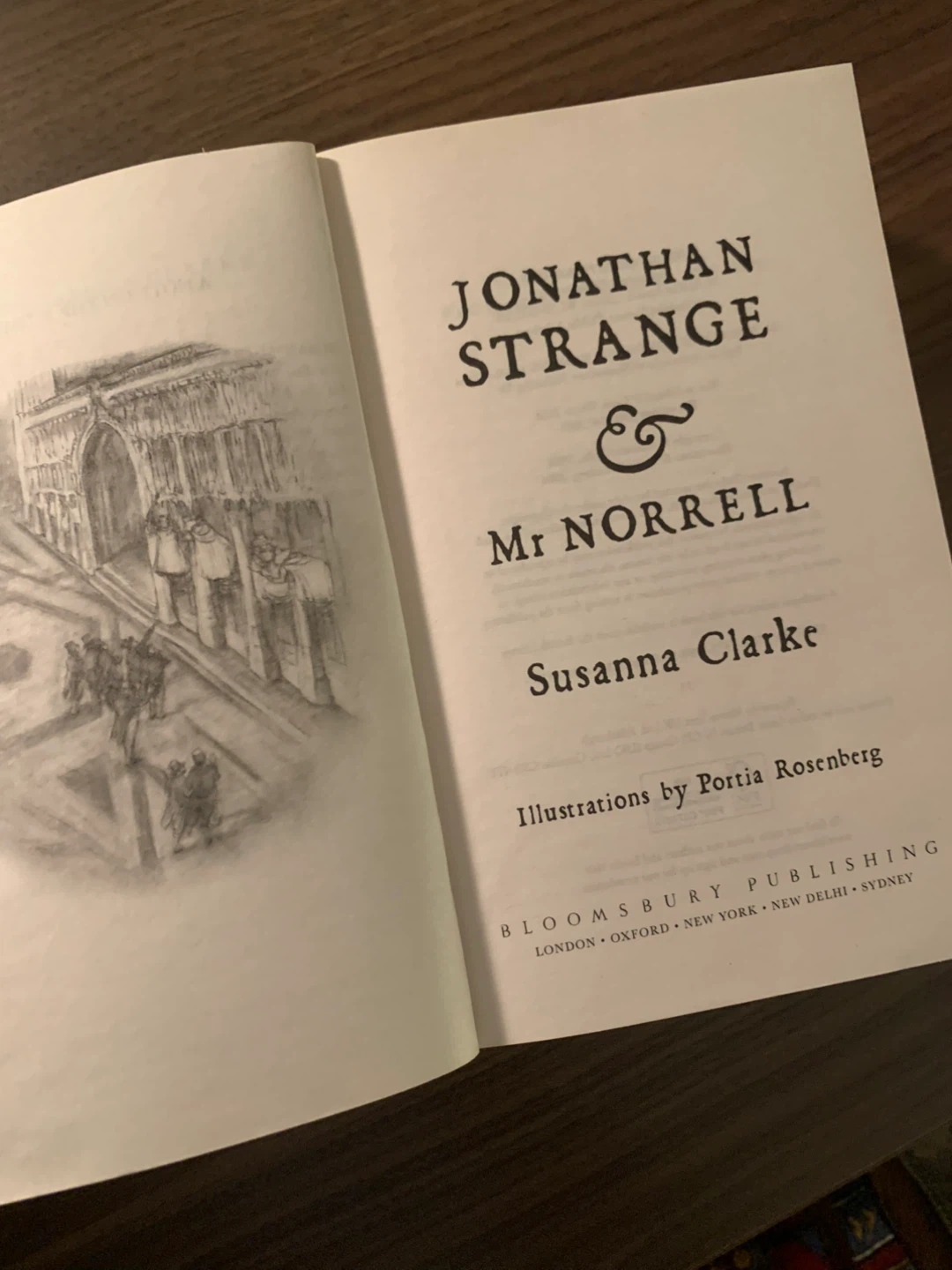 Jonathan Strange & Mr Norrell by Susanna Clarke - photo 3