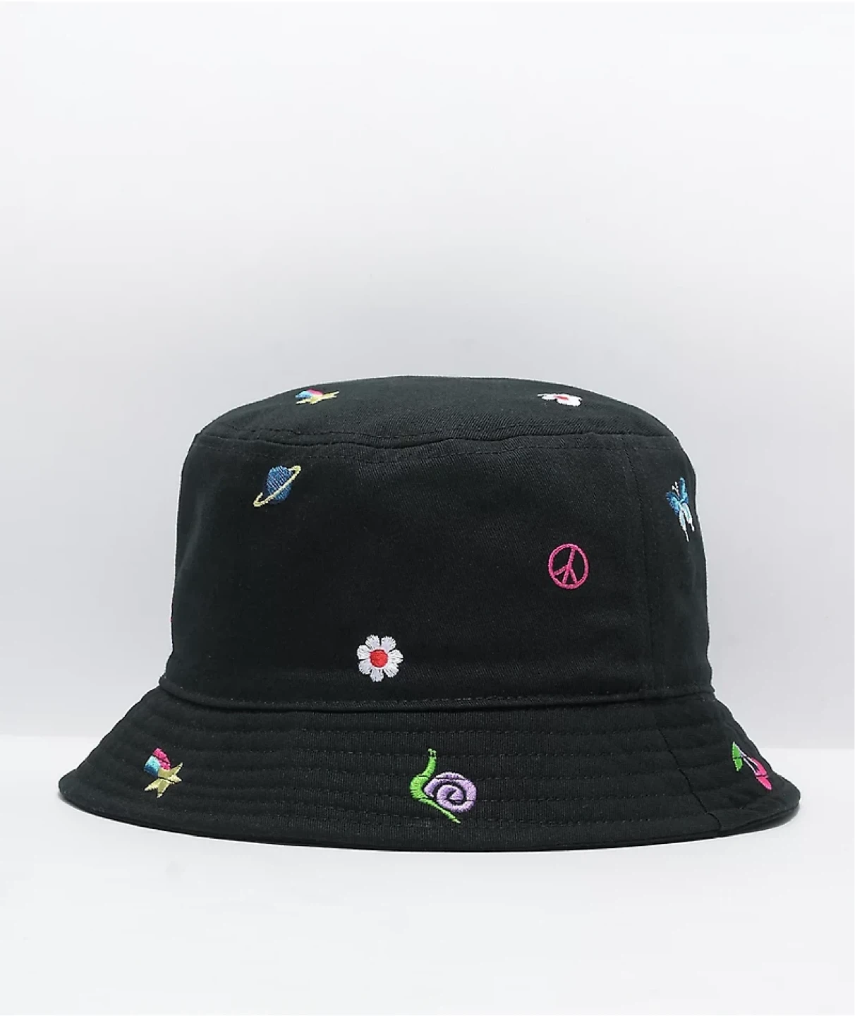 Amnesia -Black Embroidered Bucket Hat - NWT🏷️