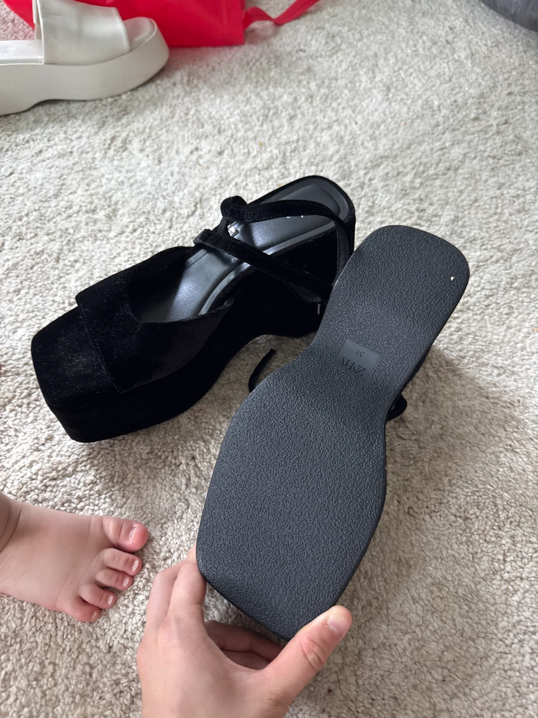 ZARA 39 Black Velvet Platform Heels - photo 2