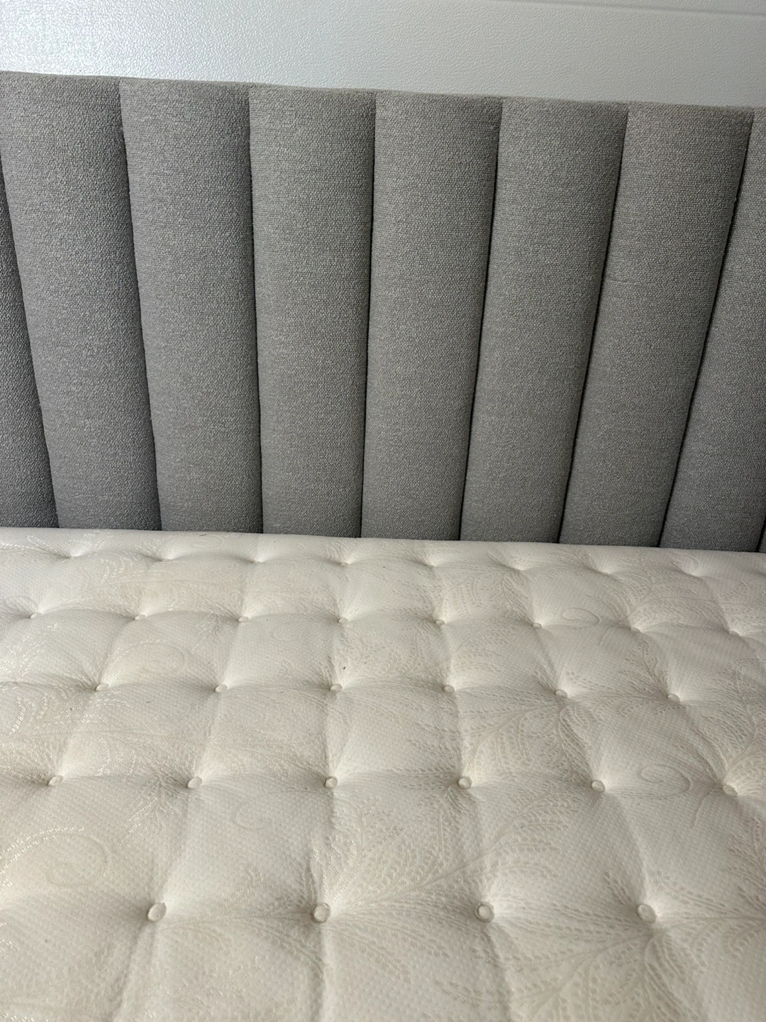King Size Mattress & Grey Upholstered Bed Frame – Complete set - photo 4