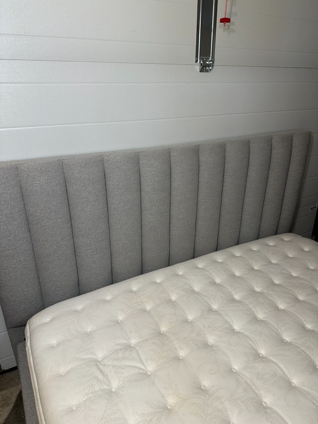 King Size Mattress & Grey Upholstered Bed Frame – Complete set - photo 3