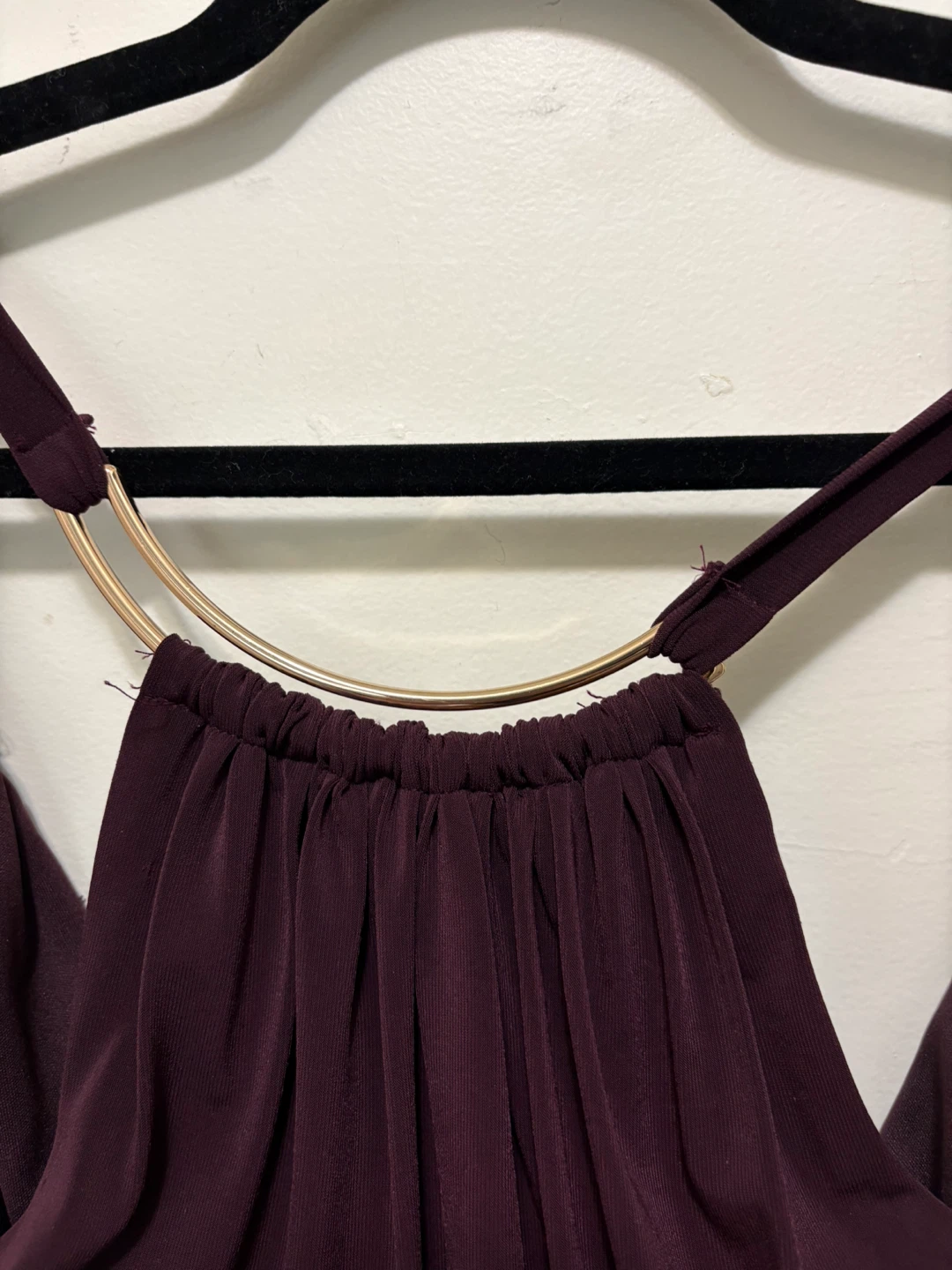 Le Château Burgundy Ruched Halter Dress M/M - photo 2