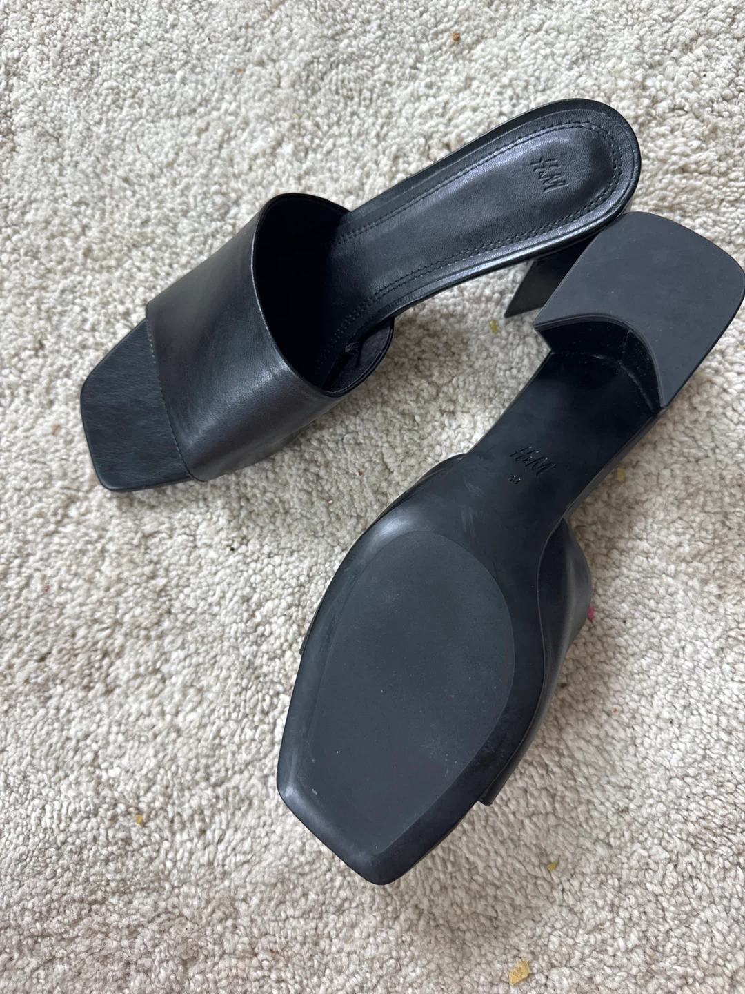 H&M Black Square Toe Heeled Mules - photo 2