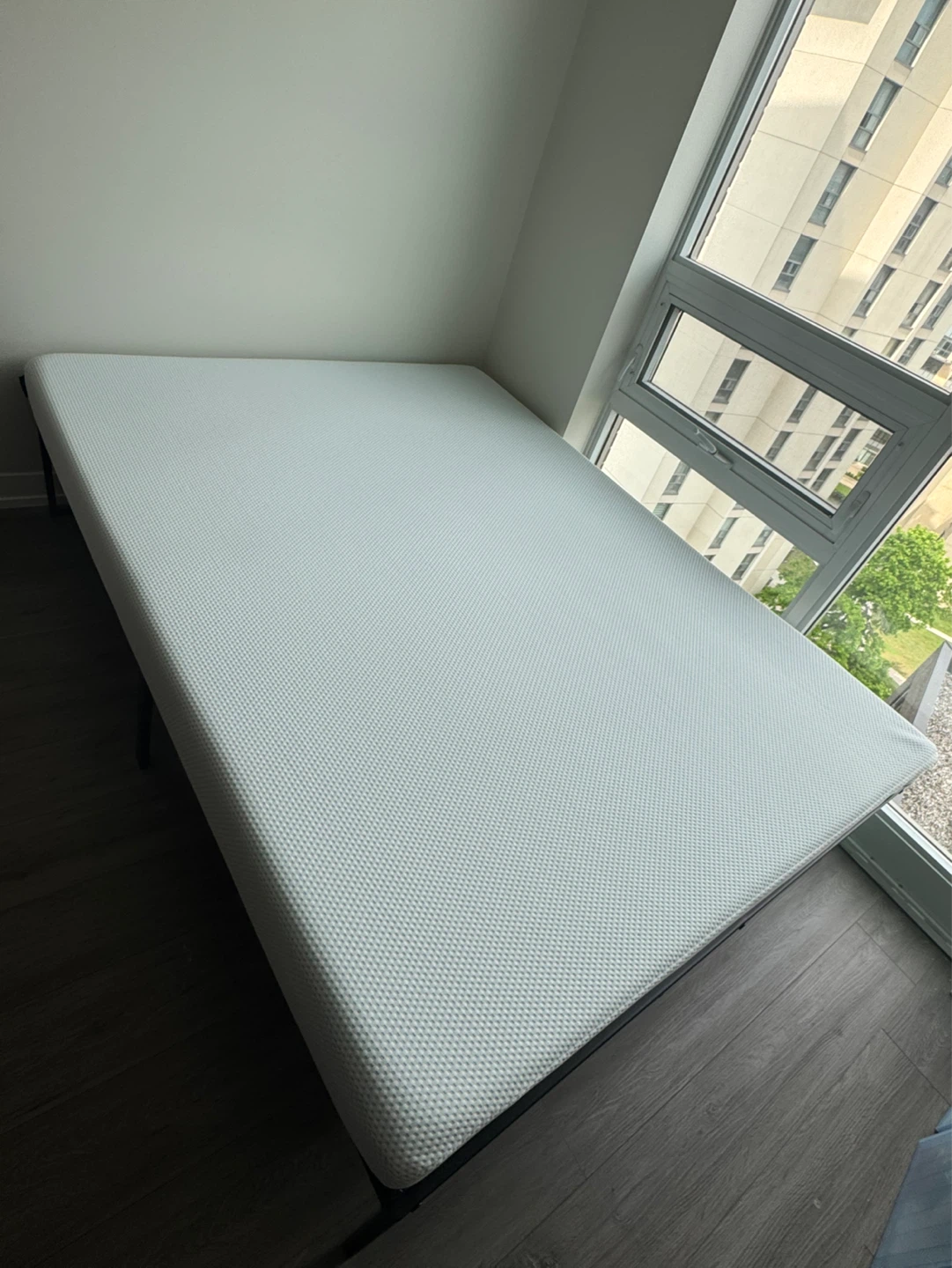 Zinus Queen Mattress with Black Metal Bed Frame - photo 2