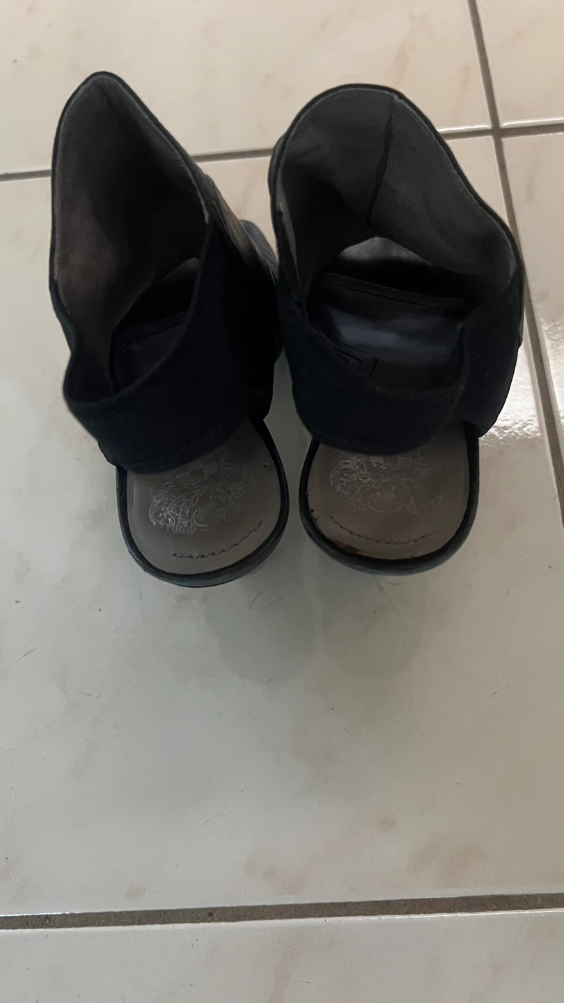 Vince Camuto Black Leather Peep-Toe Heels Size 6 - photo 2