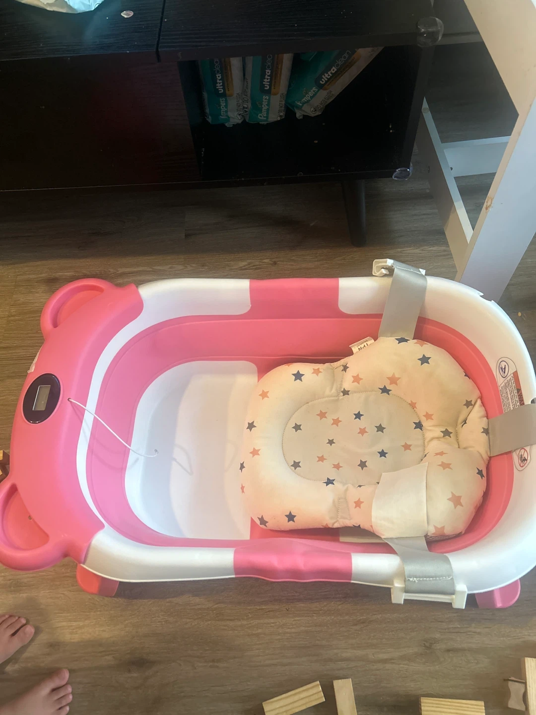 Foldable baby bathtub