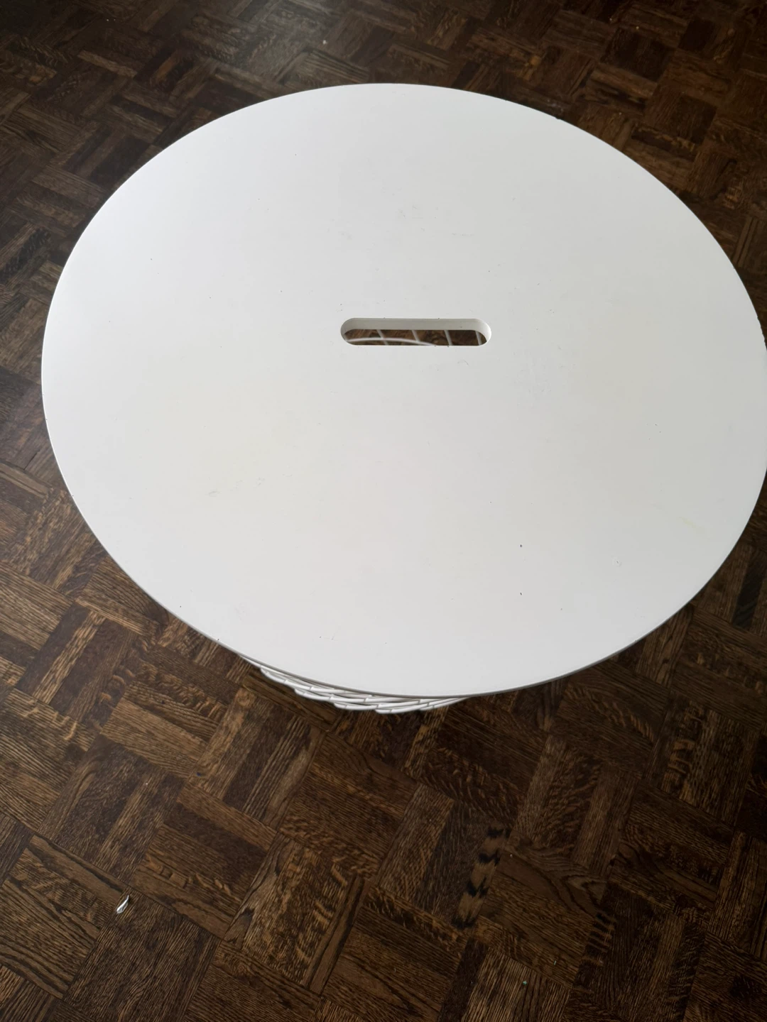 White Round Side Table with Basket Base - photo 3