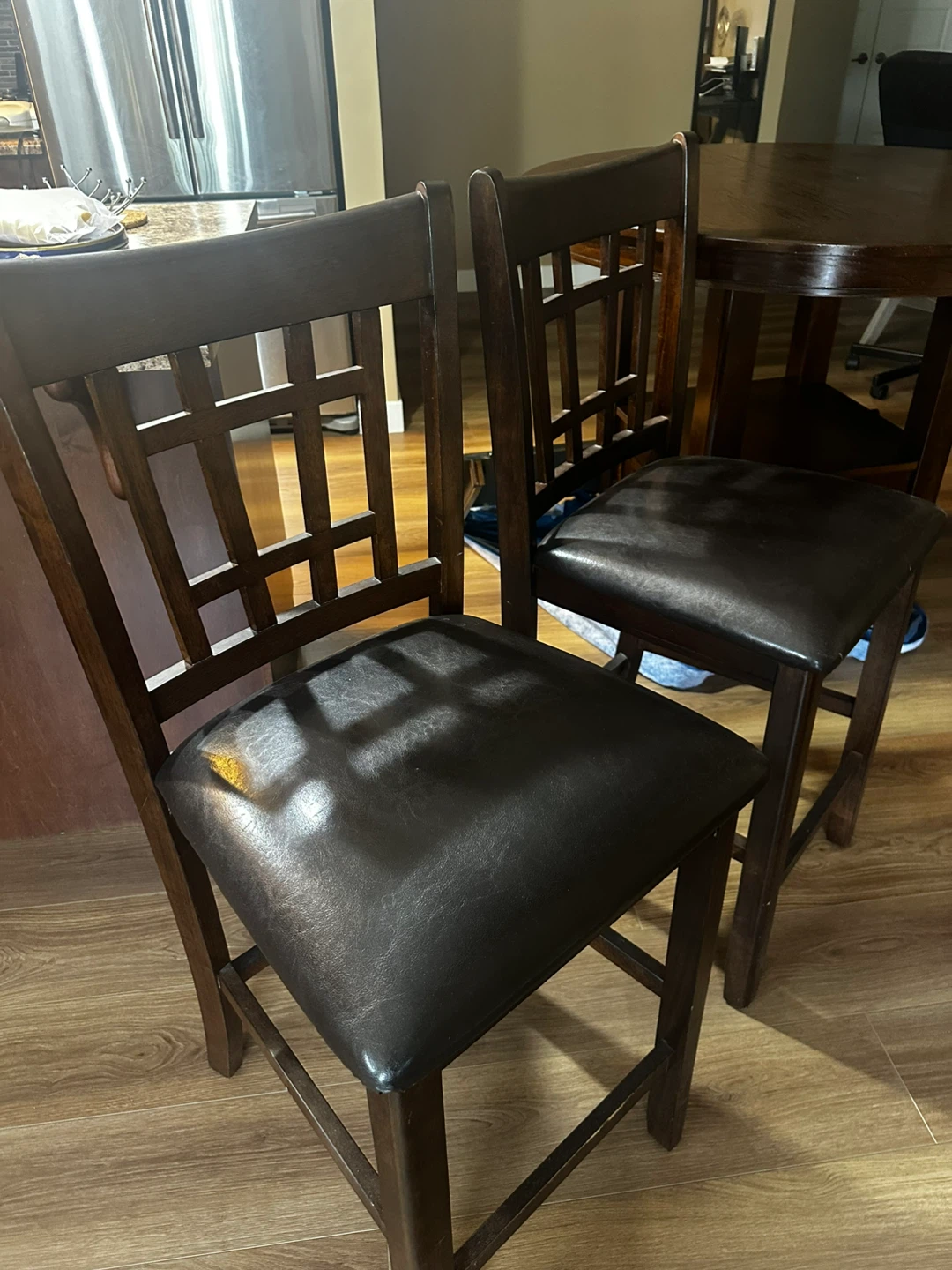 Round Oak Dining Table with 4 Chairs