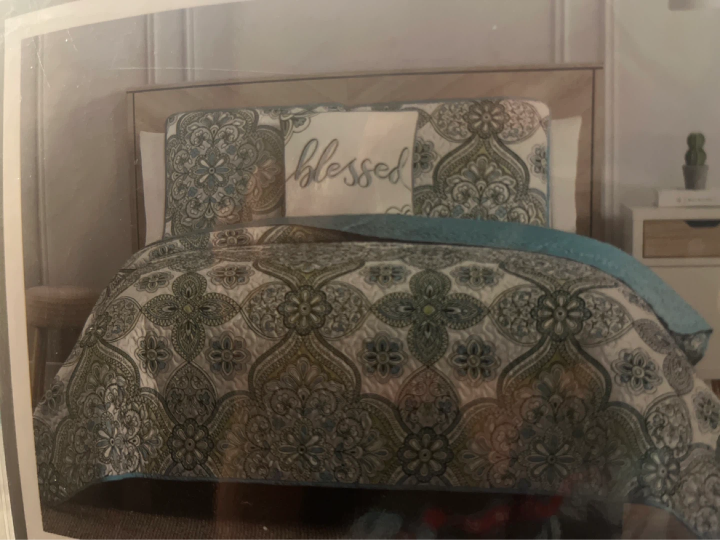 Casual Chic Collection King 4 Piece Quilt Set