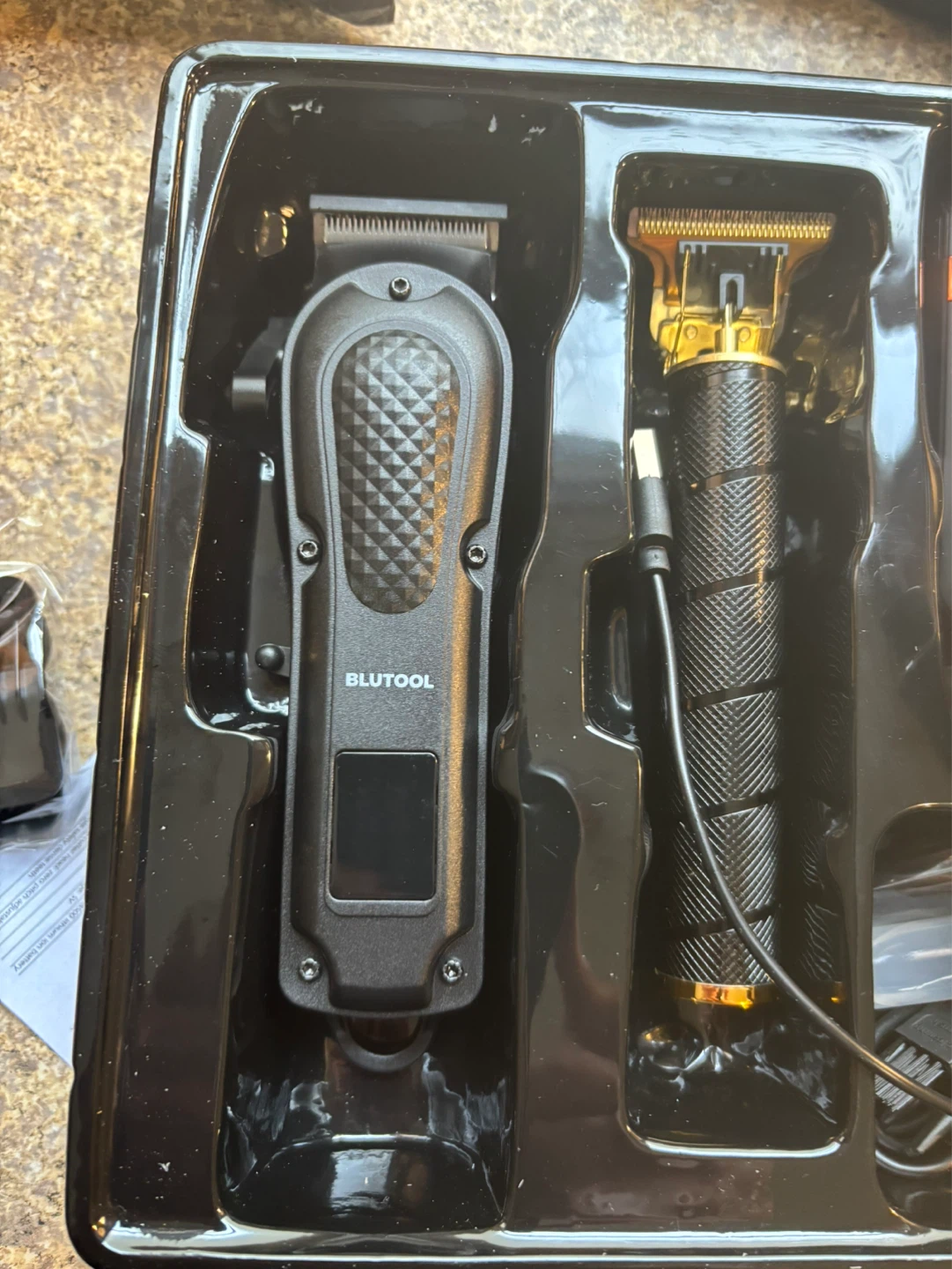 BLUTOOL Set de Barbería Profesional Cortadora y Rasuradora NUEVA - photo 2