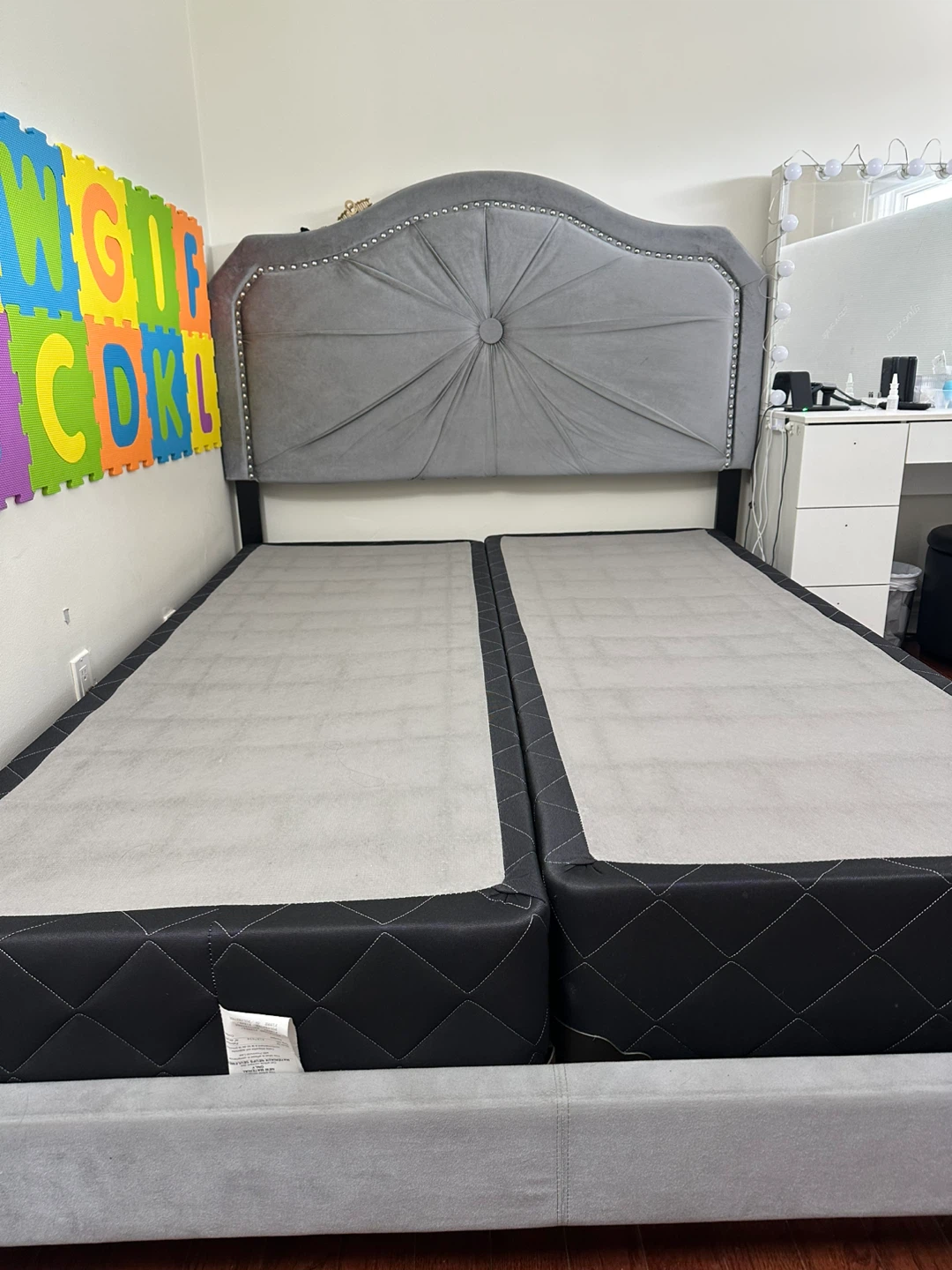 Queen Grey Velvet Upholstered Headboard Bed Frame - photo 2
