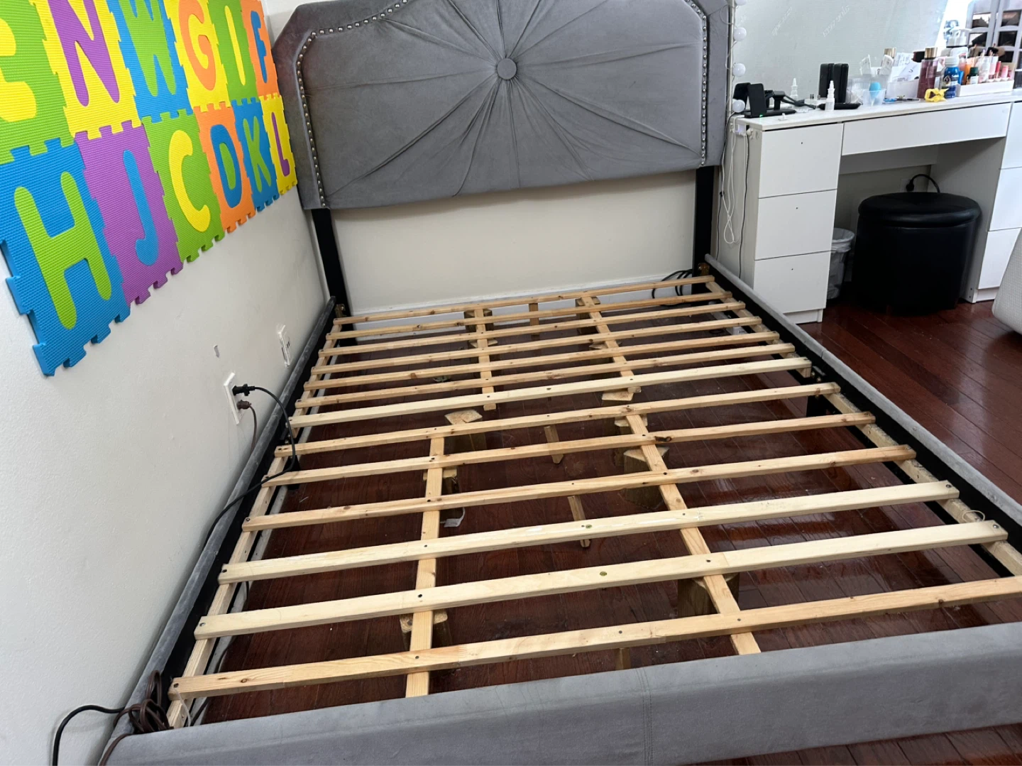 Queen Grey Velvet Upholstered Headboard Bed Frame - photo 5