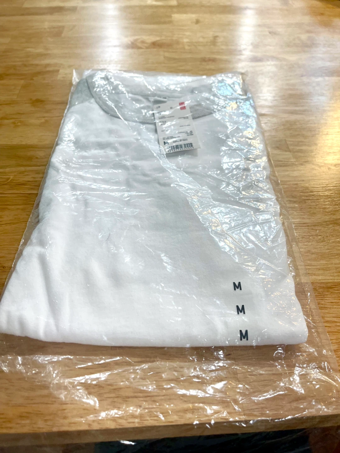 Uniqlo Short Sleeve new cash only  - Grey/White Size M - photo 2