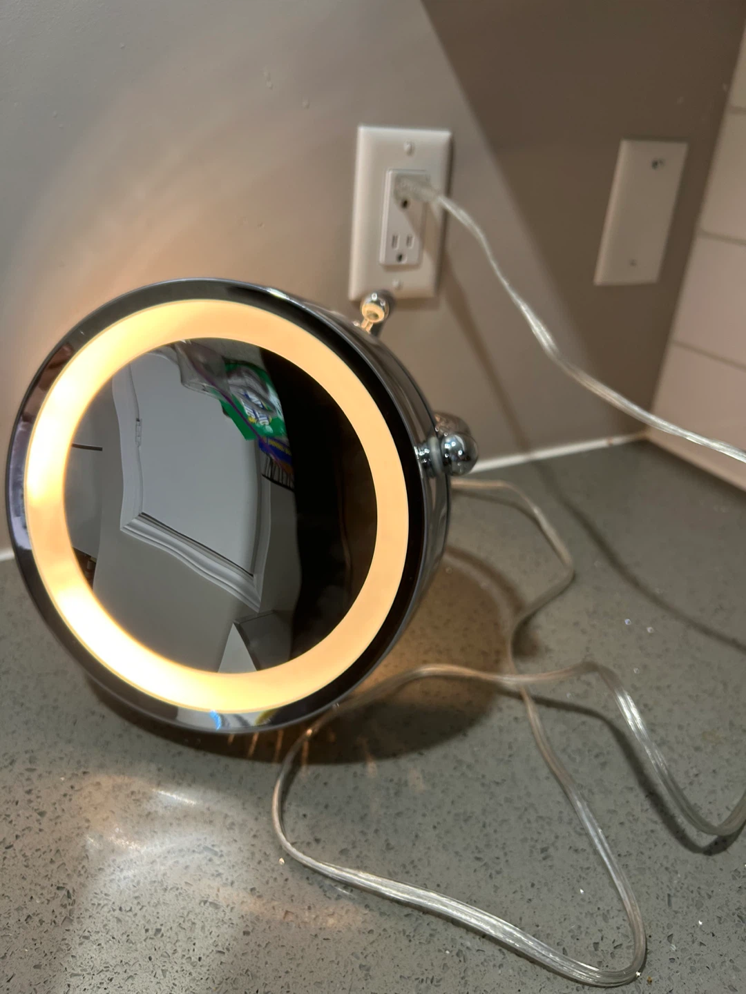 Illuminated Vanity Mirror - photo 2