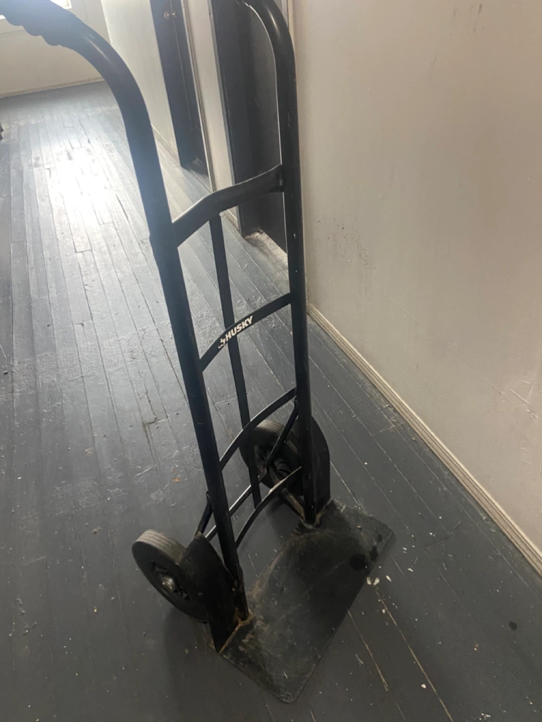 Husky Hand Truck Dolly 750 lbs  heavy duty  dollie