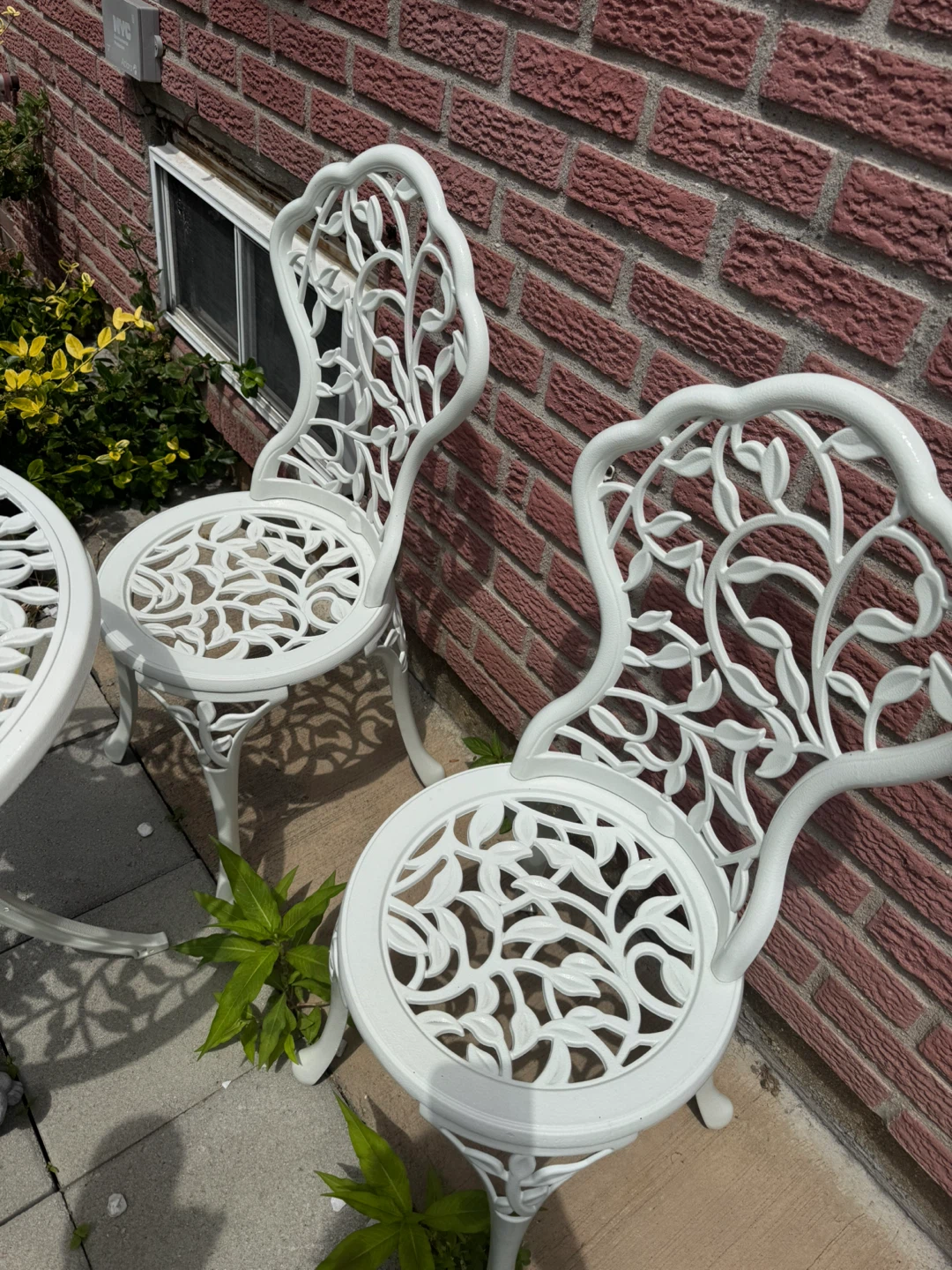 White Metal Garden Bistro Set with Snail Accent - photo 3