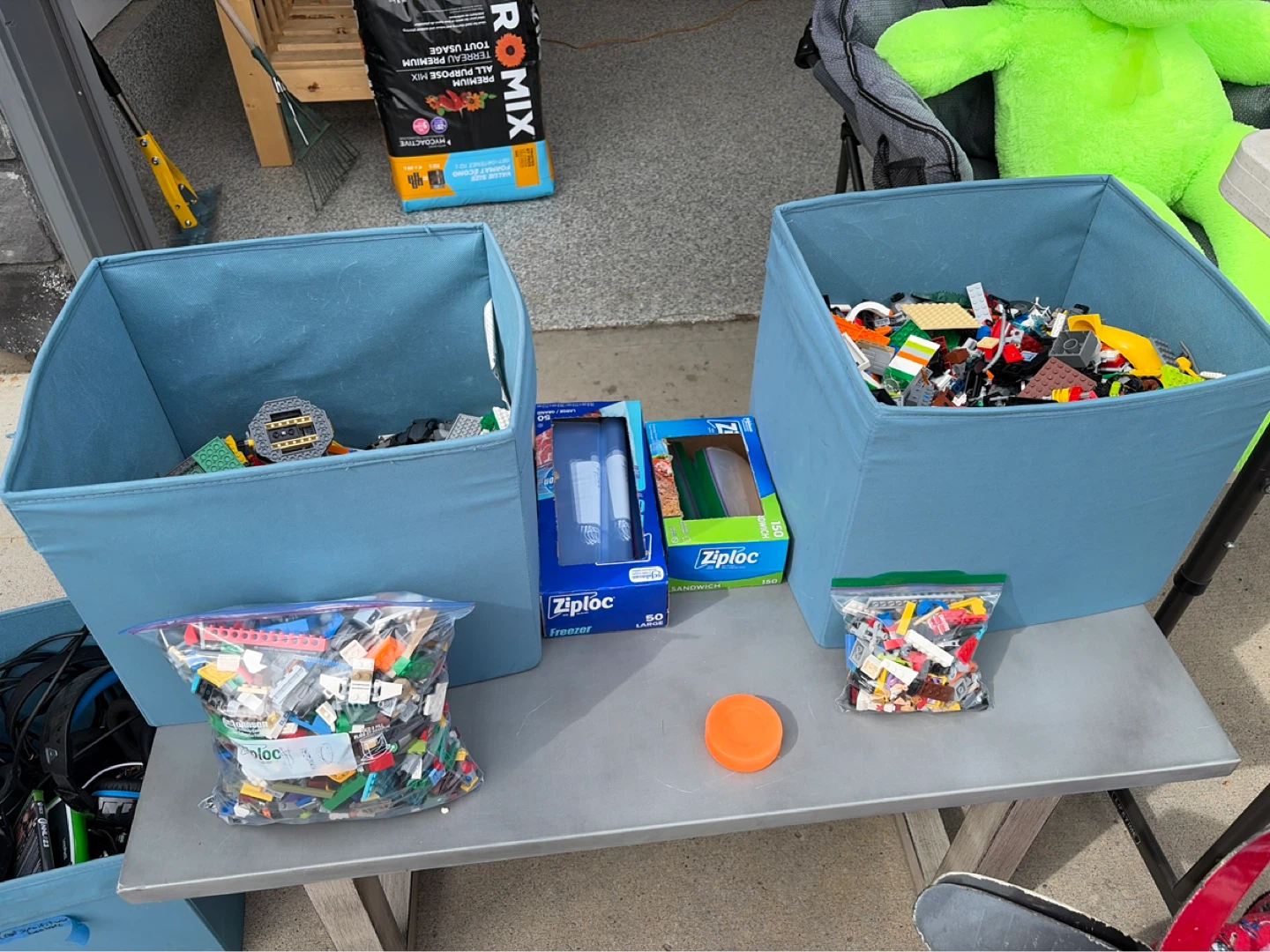 Garage sale! - photo 2