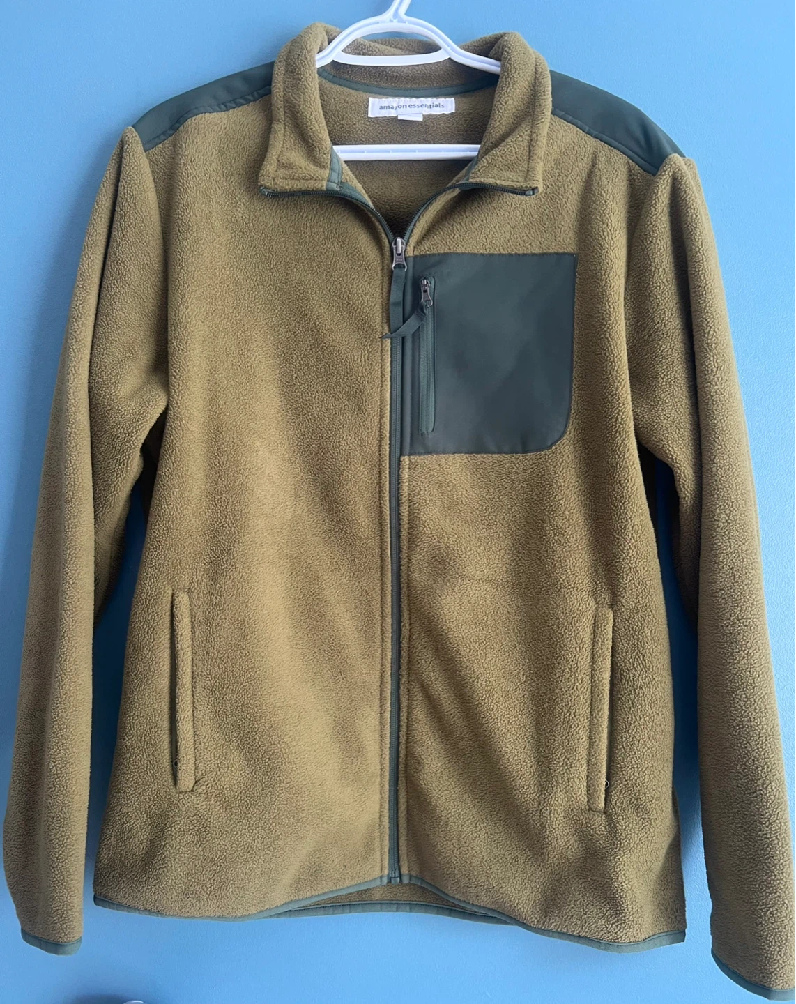 Amazon Essentials Fleece Jacket (Men Medium size)