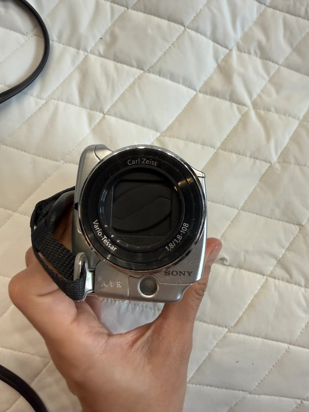 Sony Handycam DCR-SR68 80GB Camcorder - photo 3