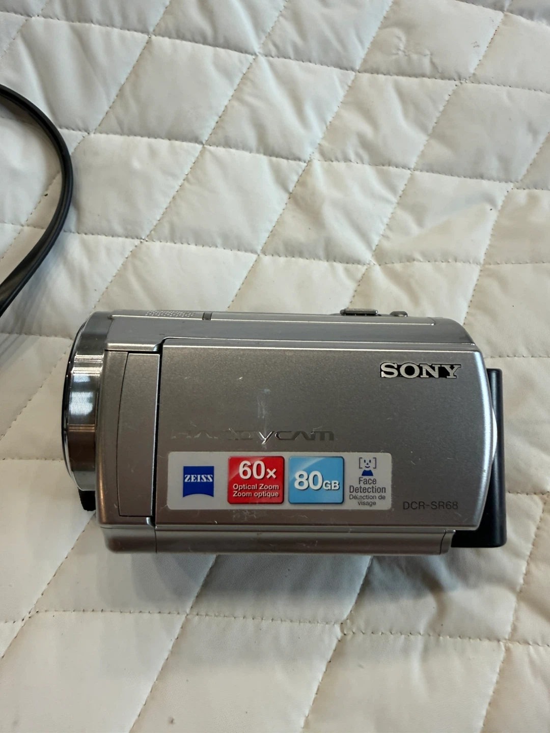 Sony Handycam DCR-SR68 80GB Camcorder