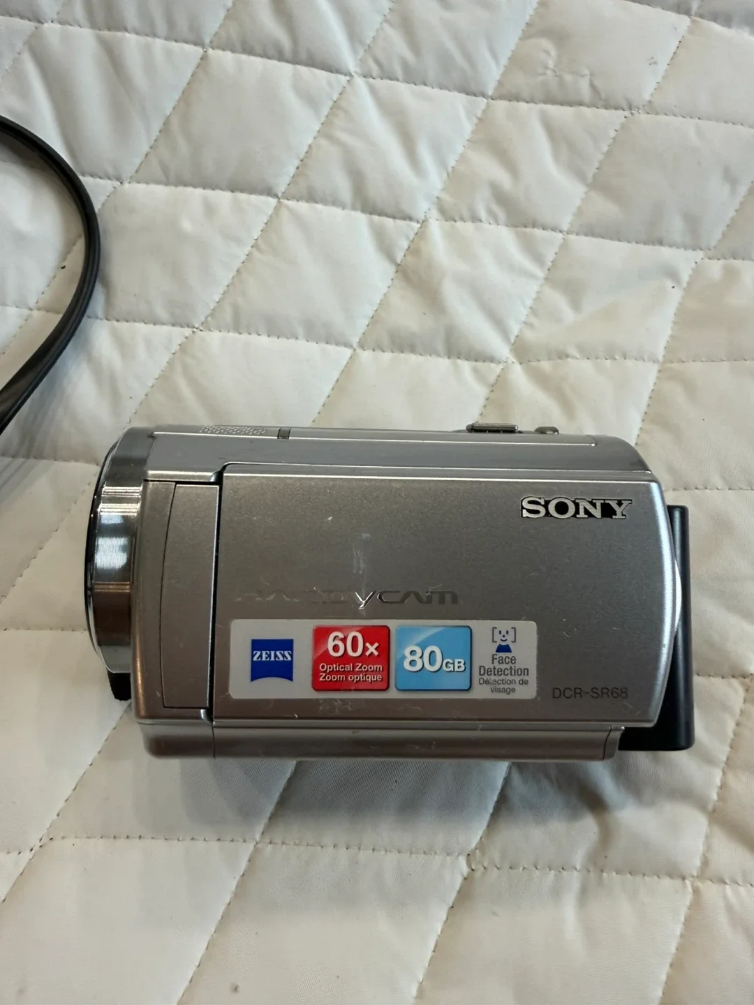 Sony Handycam DCR-SR68 80GB Camcorder