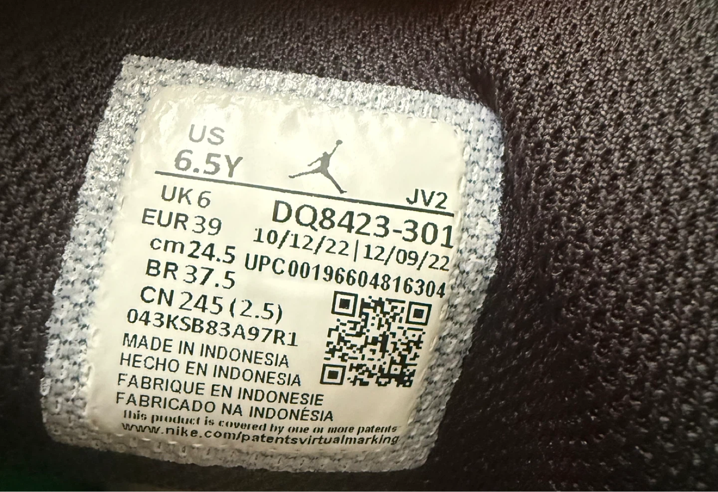Jordan 1 Mid SE Green White Youth Sneakers - photo 4