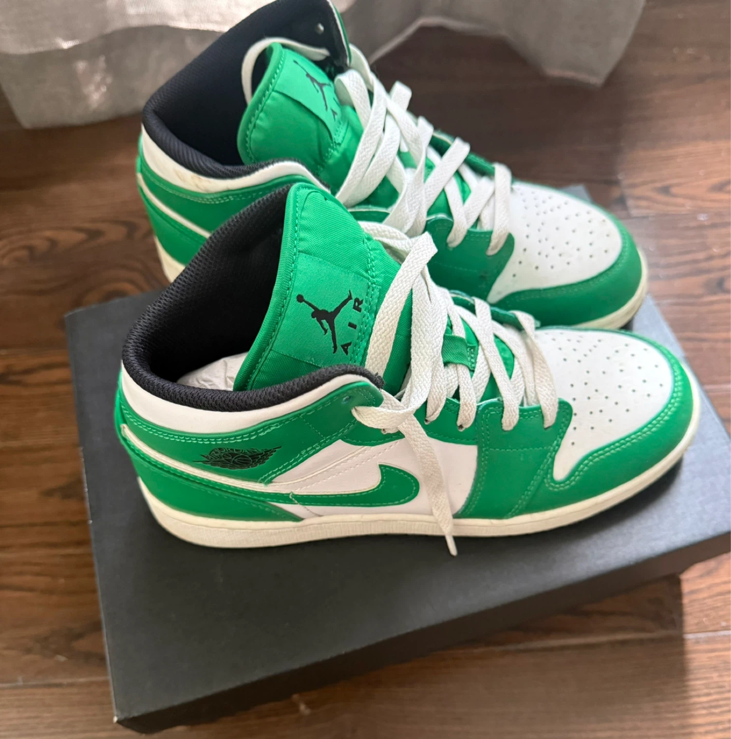 Jordan 1 Mid SE Green White Youth Sneakers - photo 3