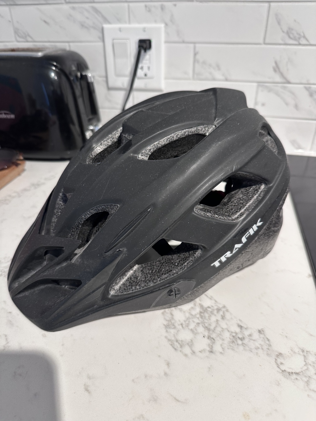 TRAFIK Cycling Helmet - Black