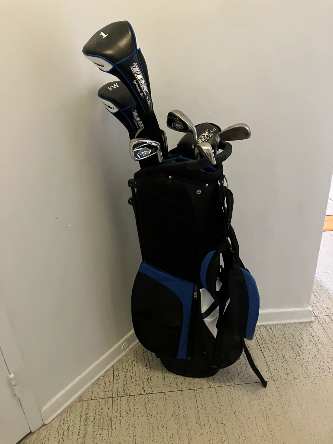 Golf clubs and bag - photo 2