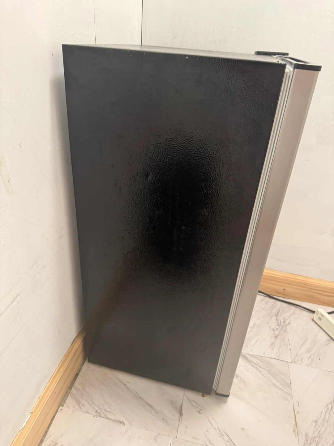 FRESTEC Mini Fridge - photo 3