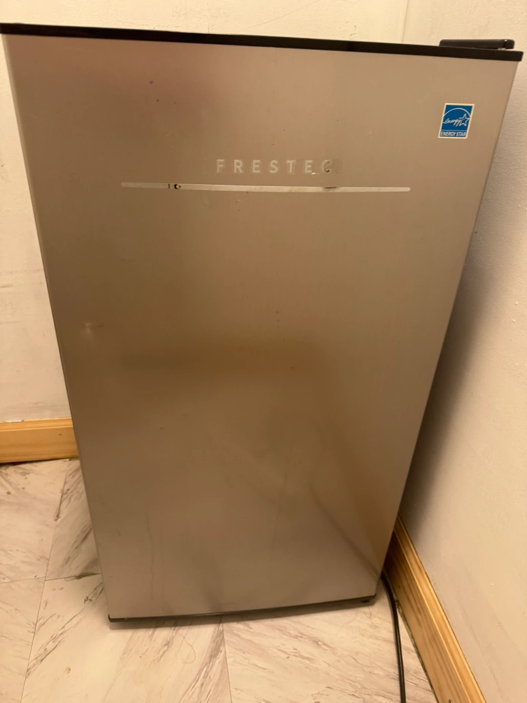FRESTEC Mini Fridge