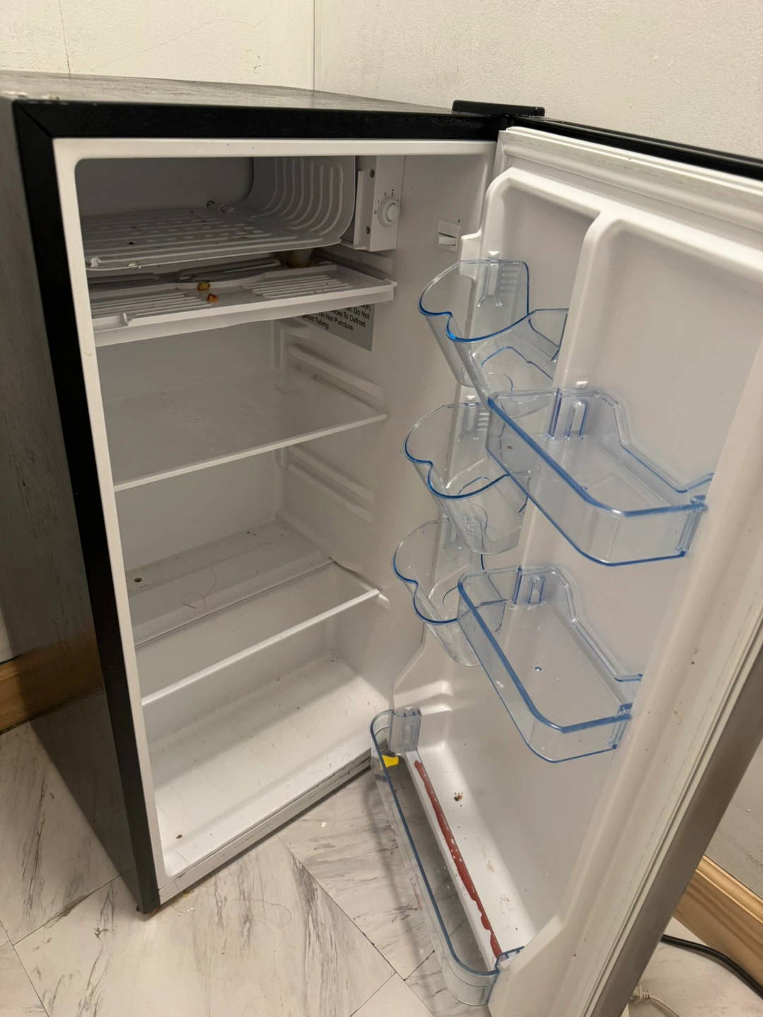 FRESTEC Mini Fridge - photo 2