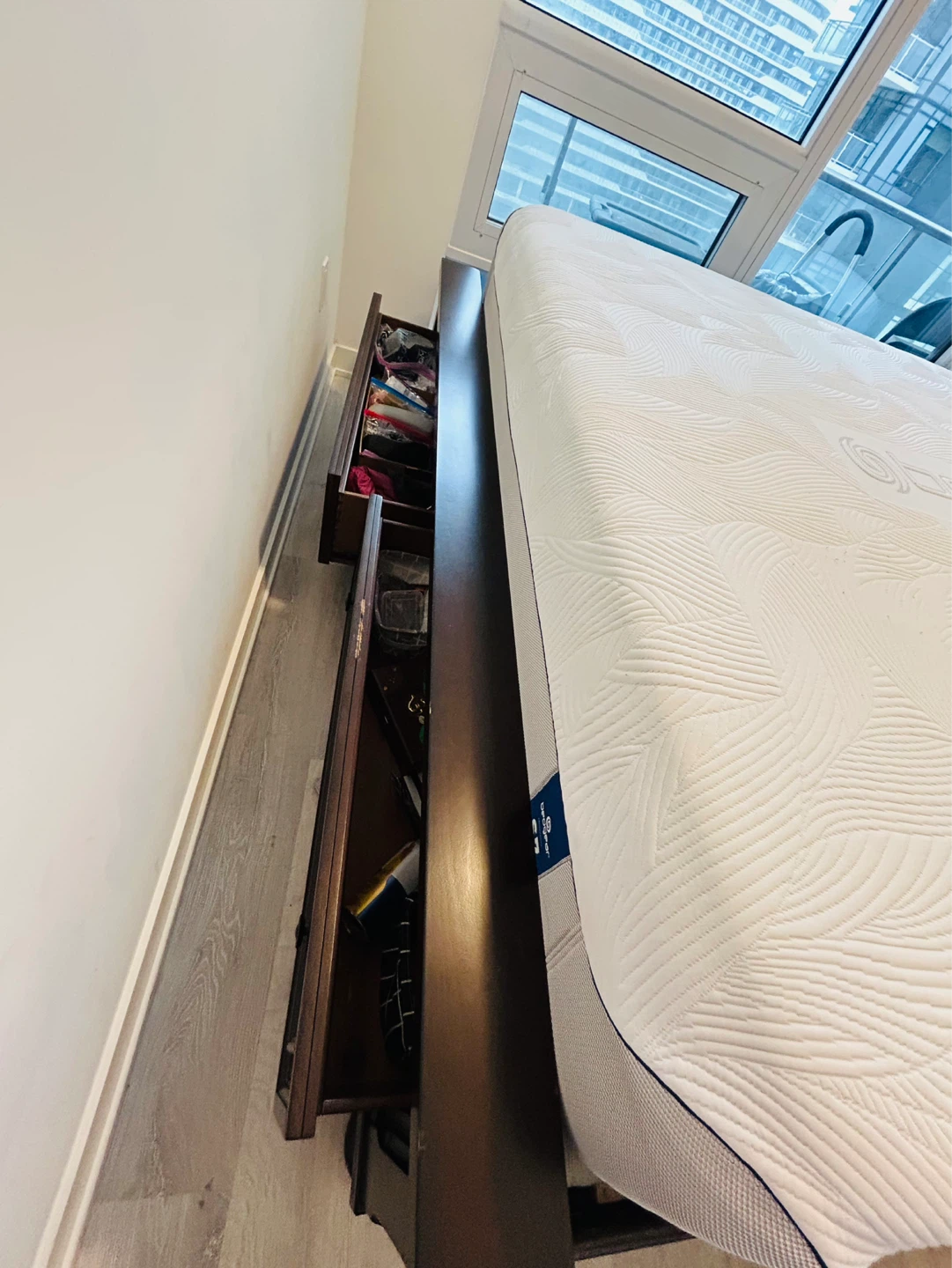 King size Bed with Mattress. - photo 4