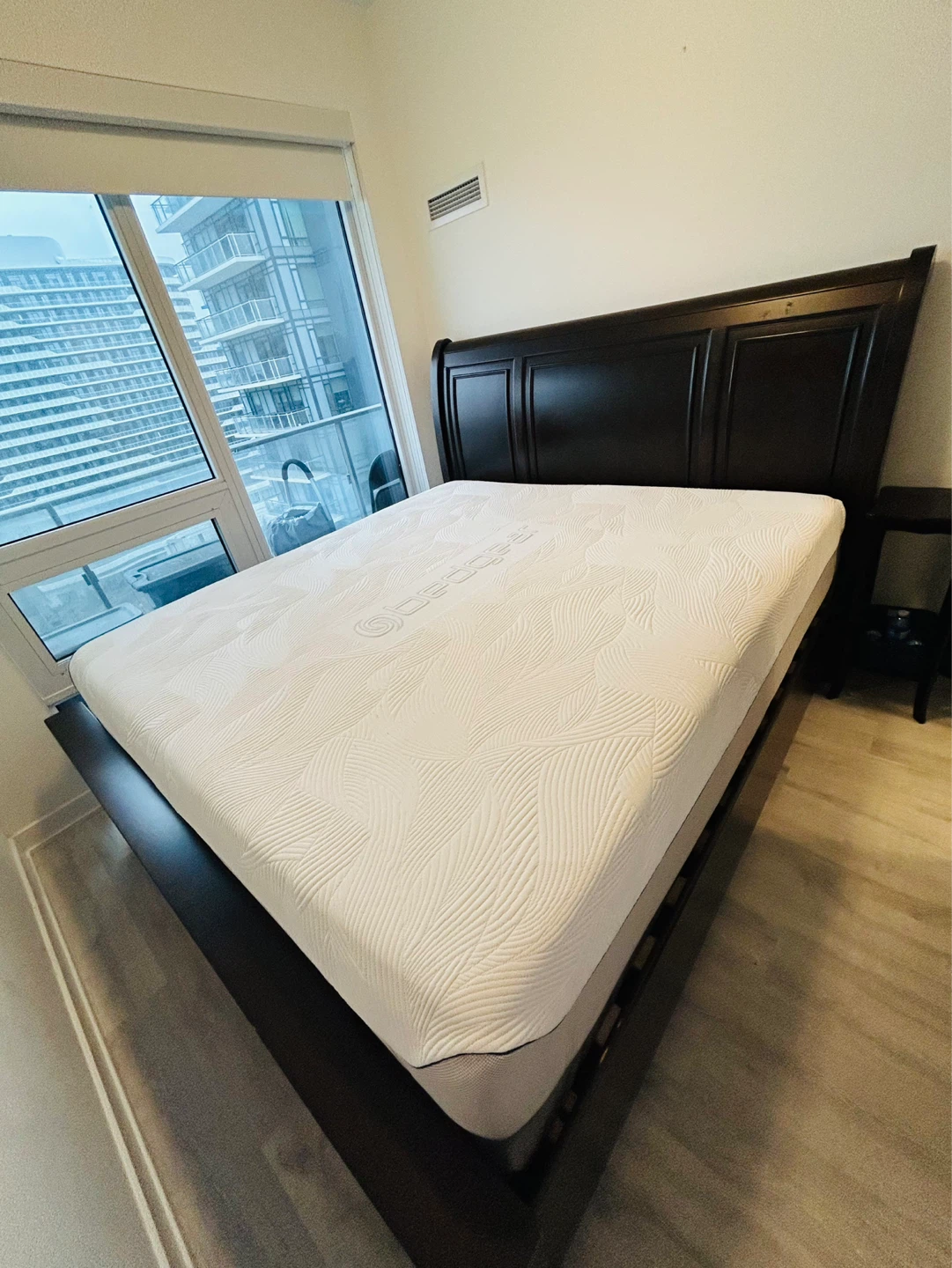 King size Bed with Mattress. - photo 5