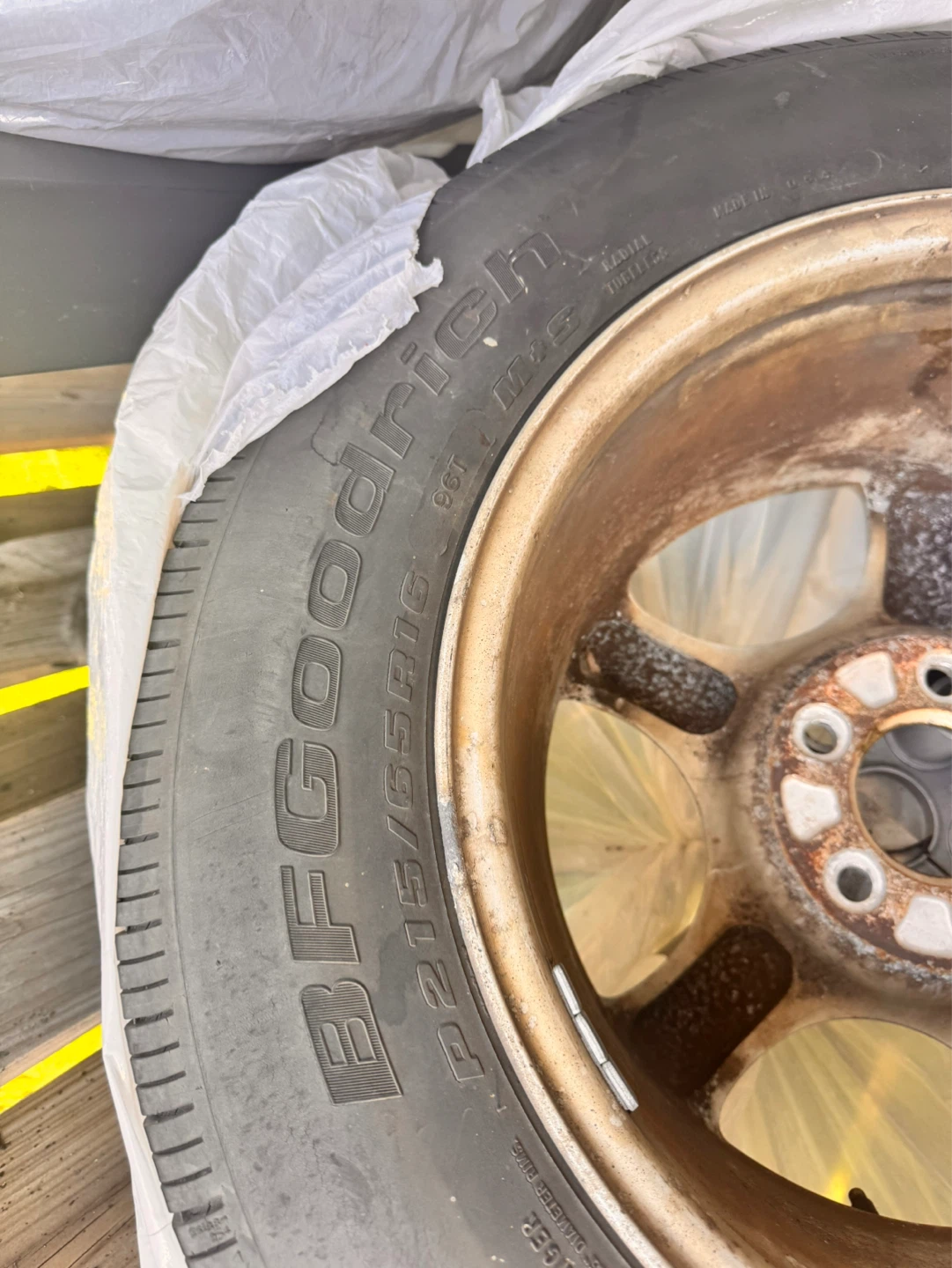 Original Mustang Rims WITH TIRE - photo 3