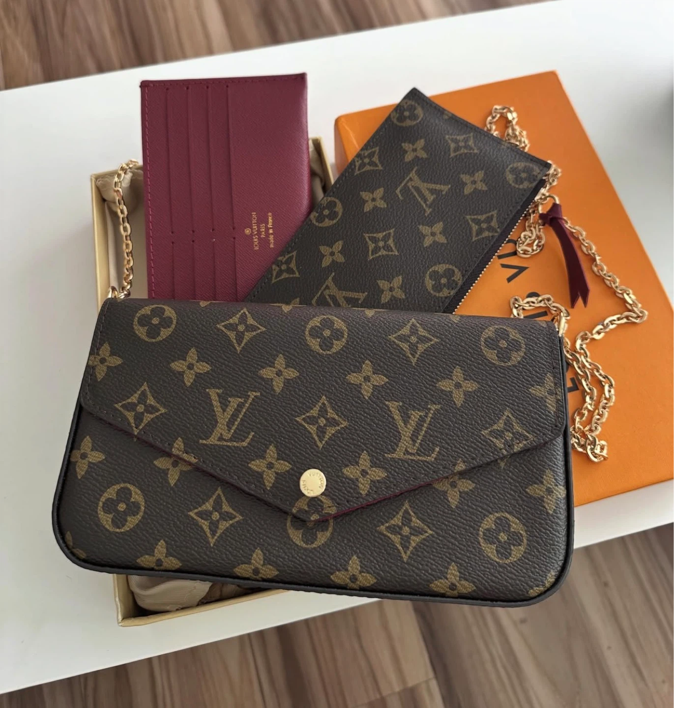 Louis Vuitton Chain Wallet monogram