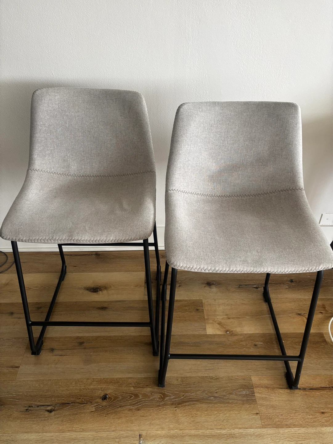 Set of 2 Kitchen Counter Height Stools ( grey)