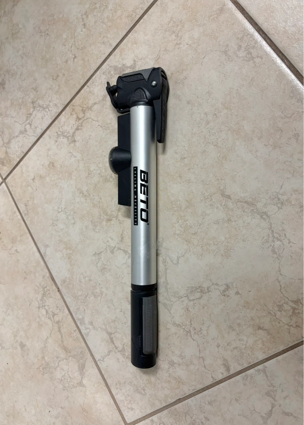 BETO Mini Bike Pump with Gauge (Broadview/Dundas)