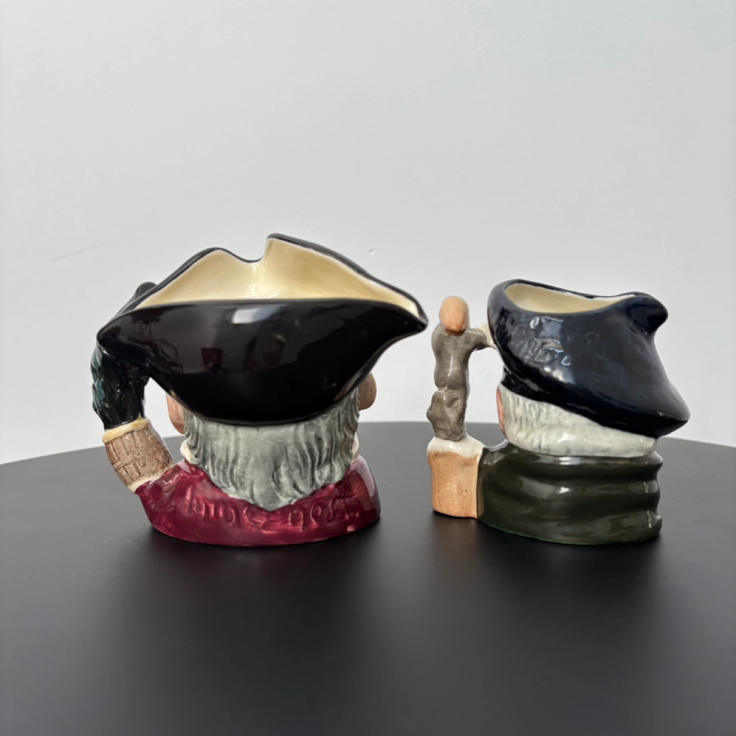 2 Royal Doulton Figurines - photo 3