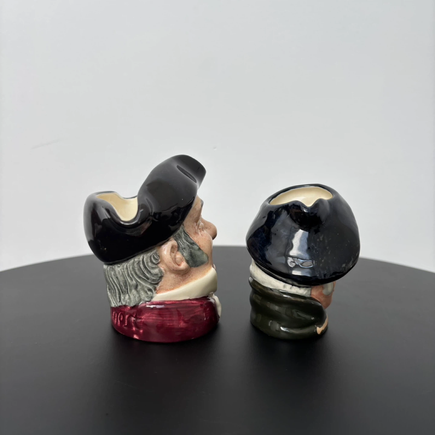 2 Royal Doulton Figurines - photo 2