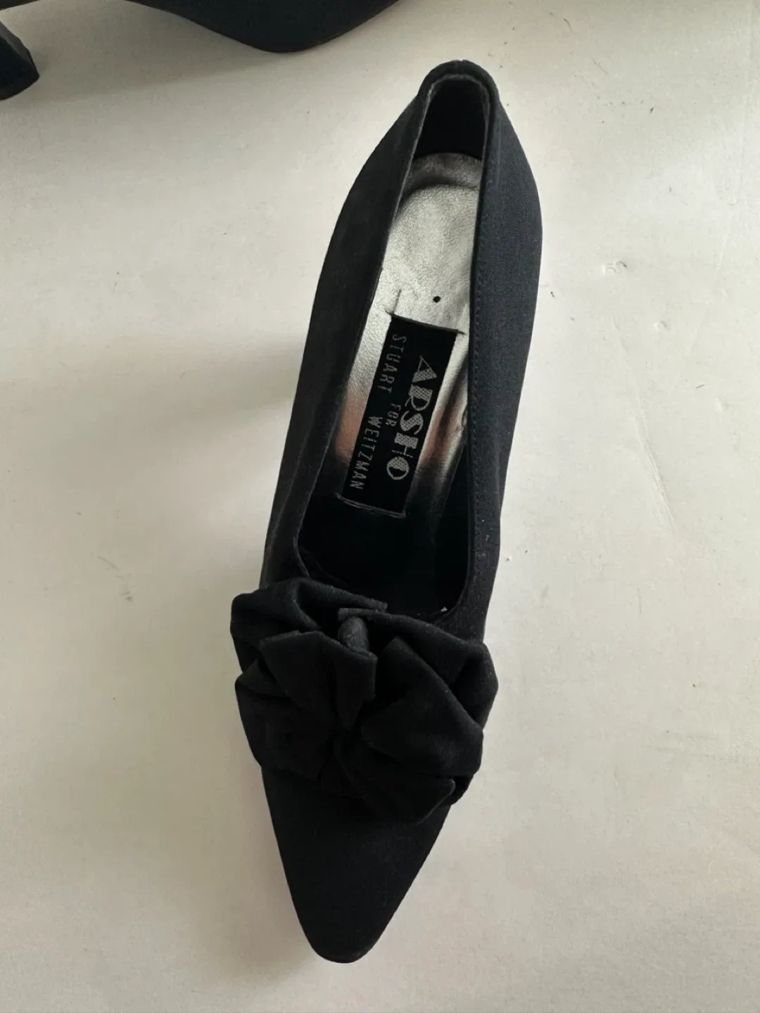 Stuart Weitzman black Silk pumps with bow accent - photo 5