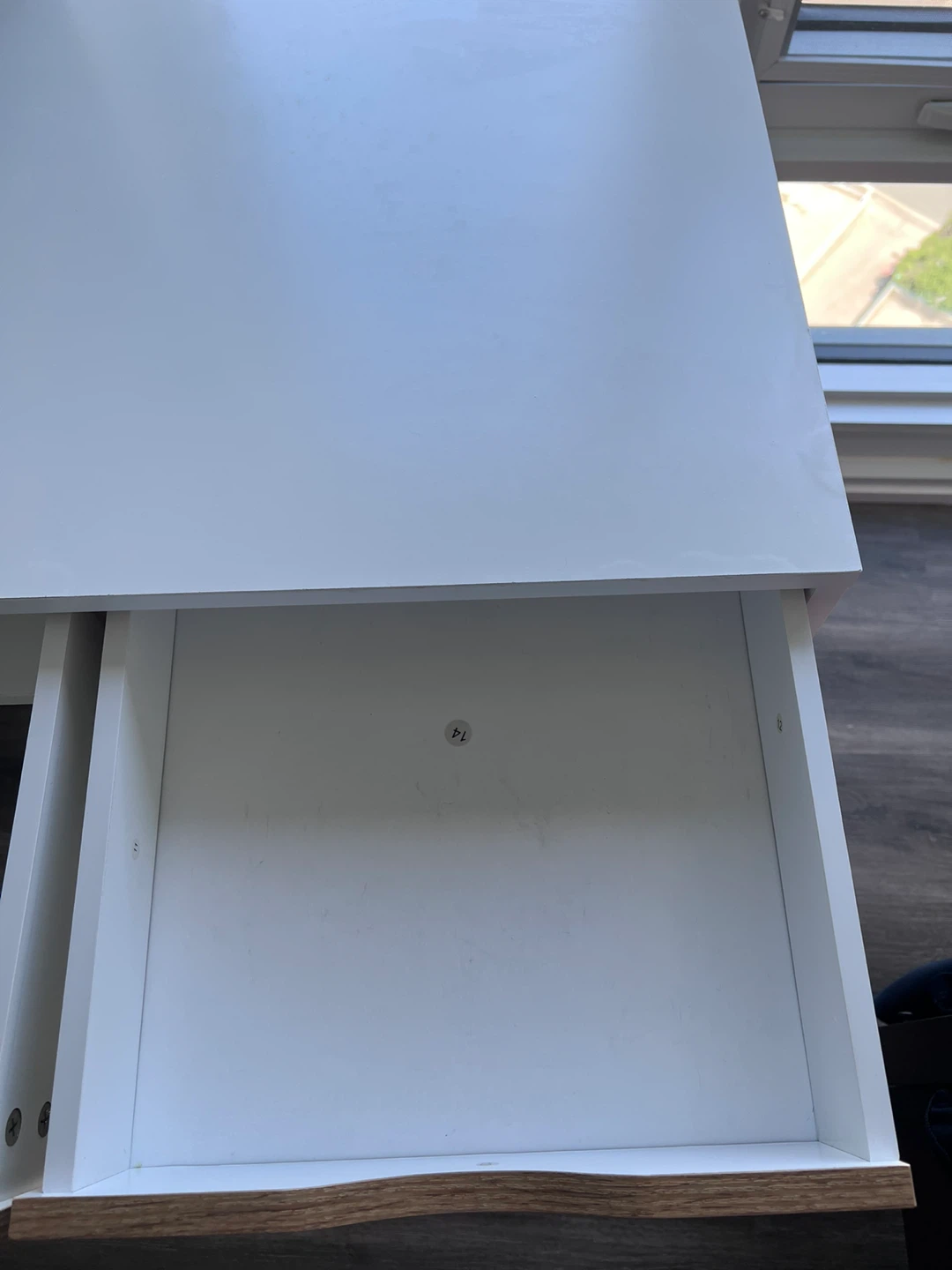 White desk with 3 drawers - photo 4