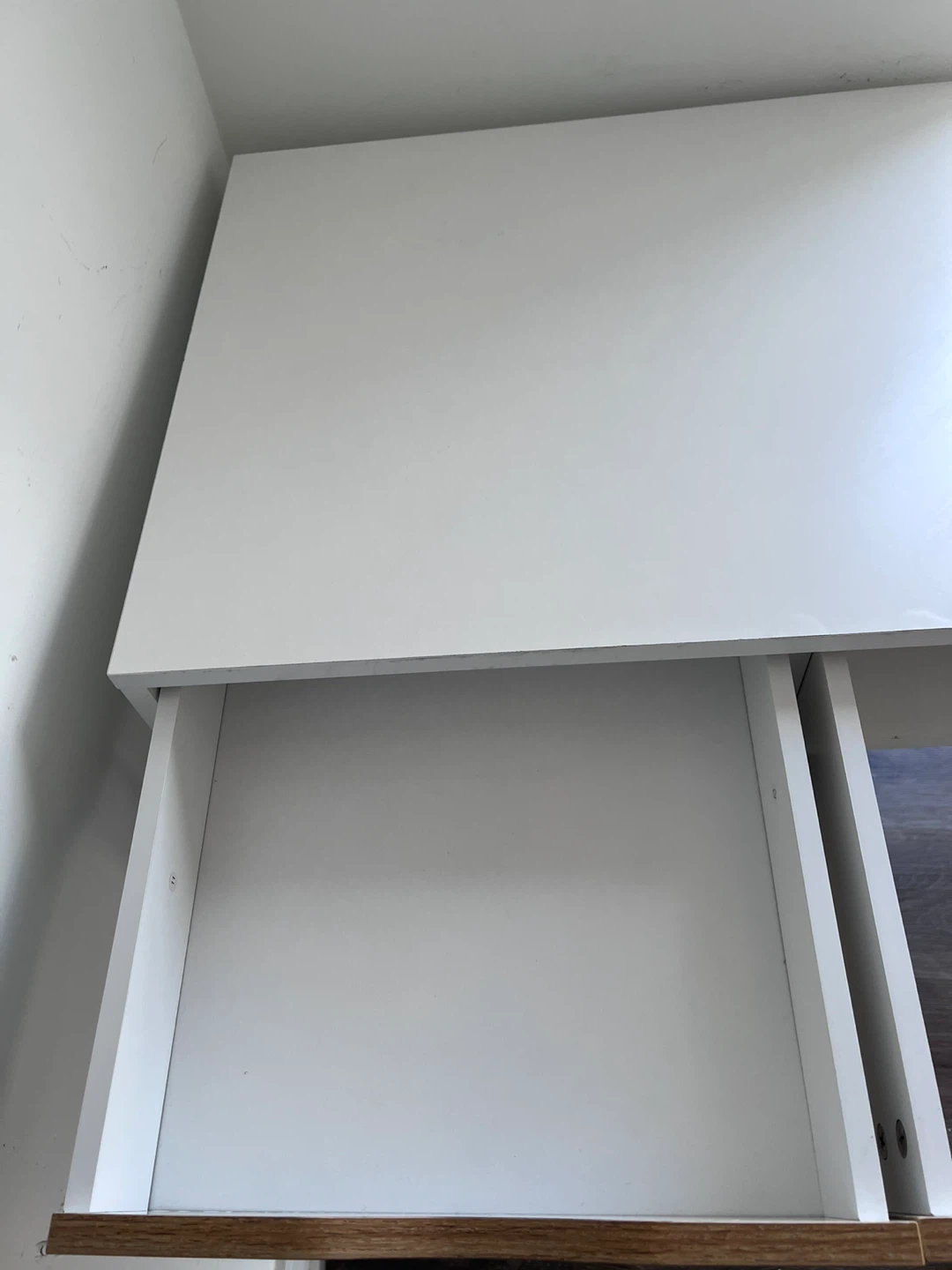 White desk with 3 drawers - photo 5