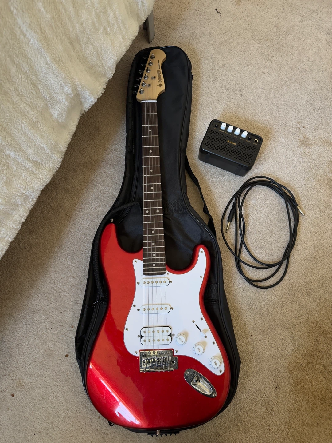 Donner DST-100 Electric Guitar - Red